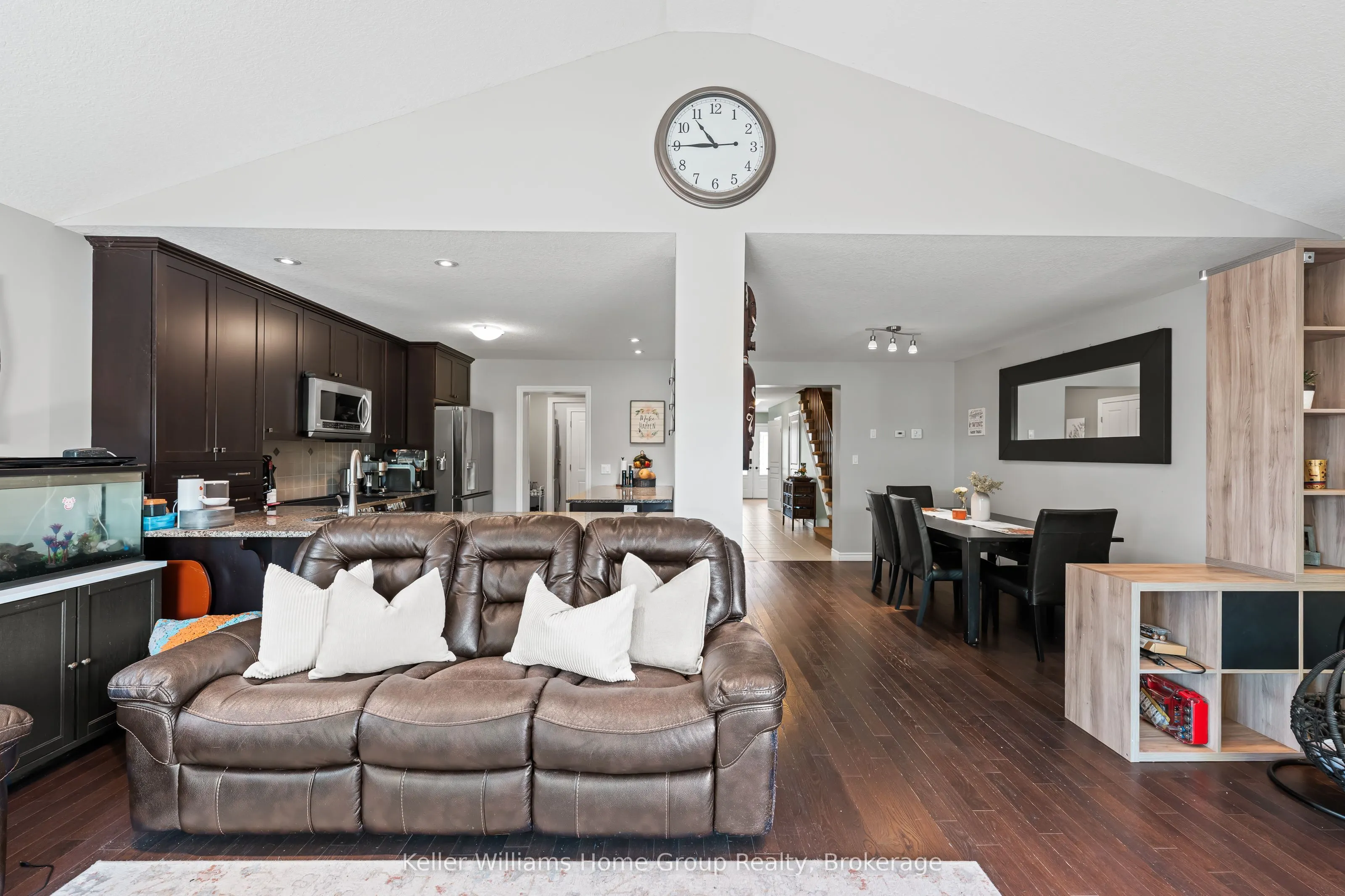 213 Couling Crescent