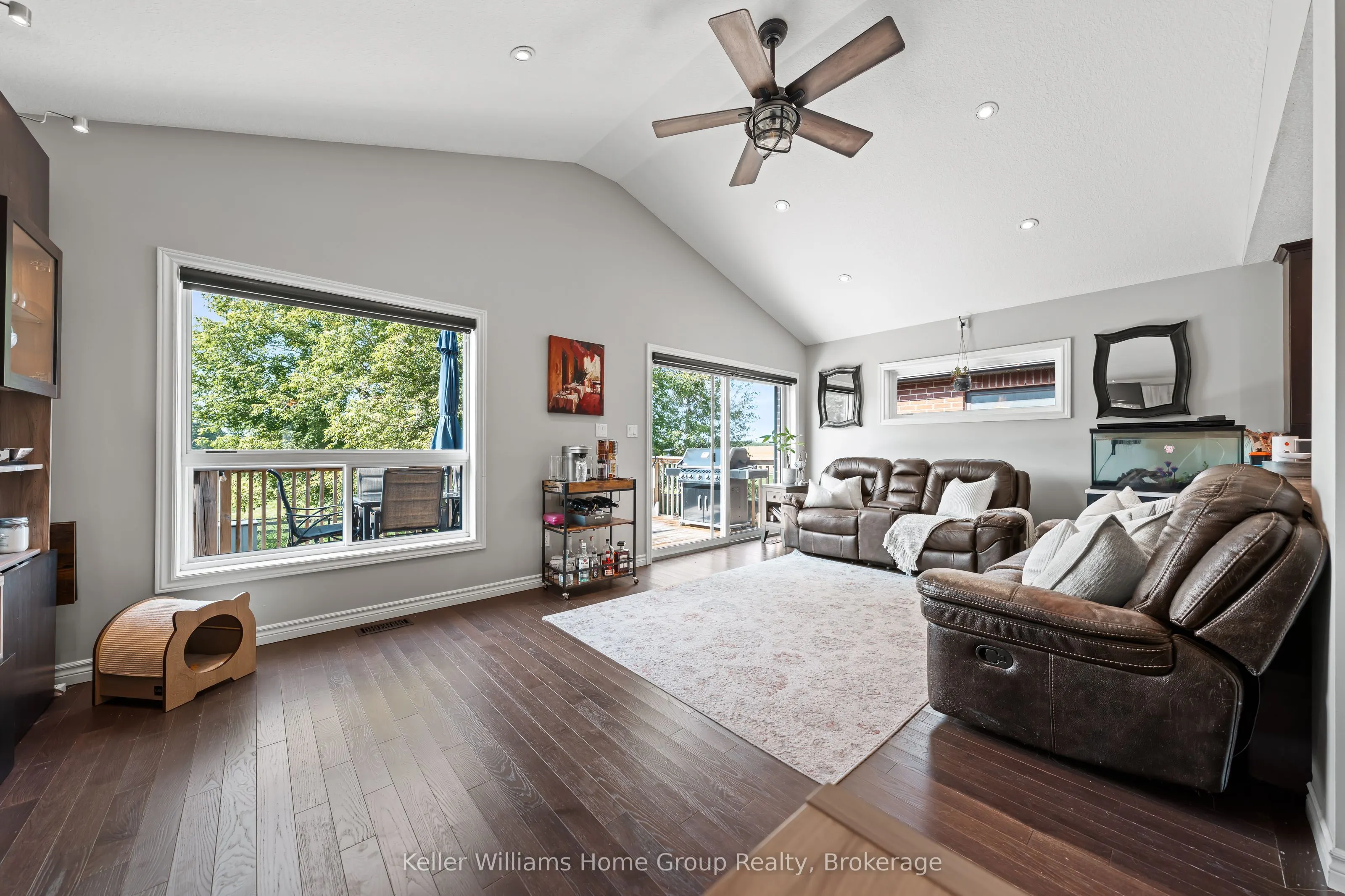213 Couling Crescent