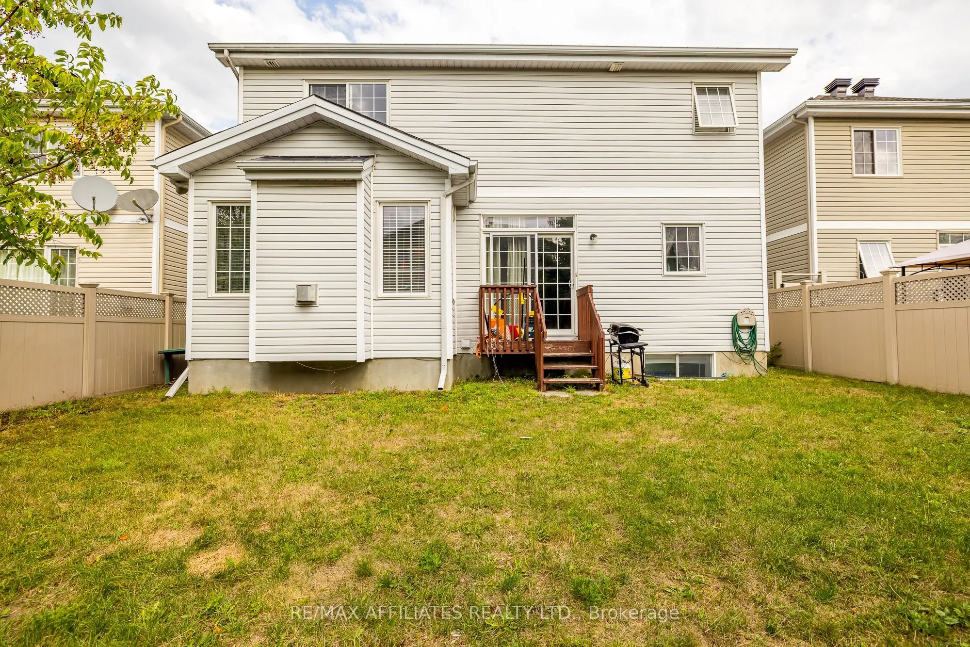 232 HIDDEN MEADOW Avenue