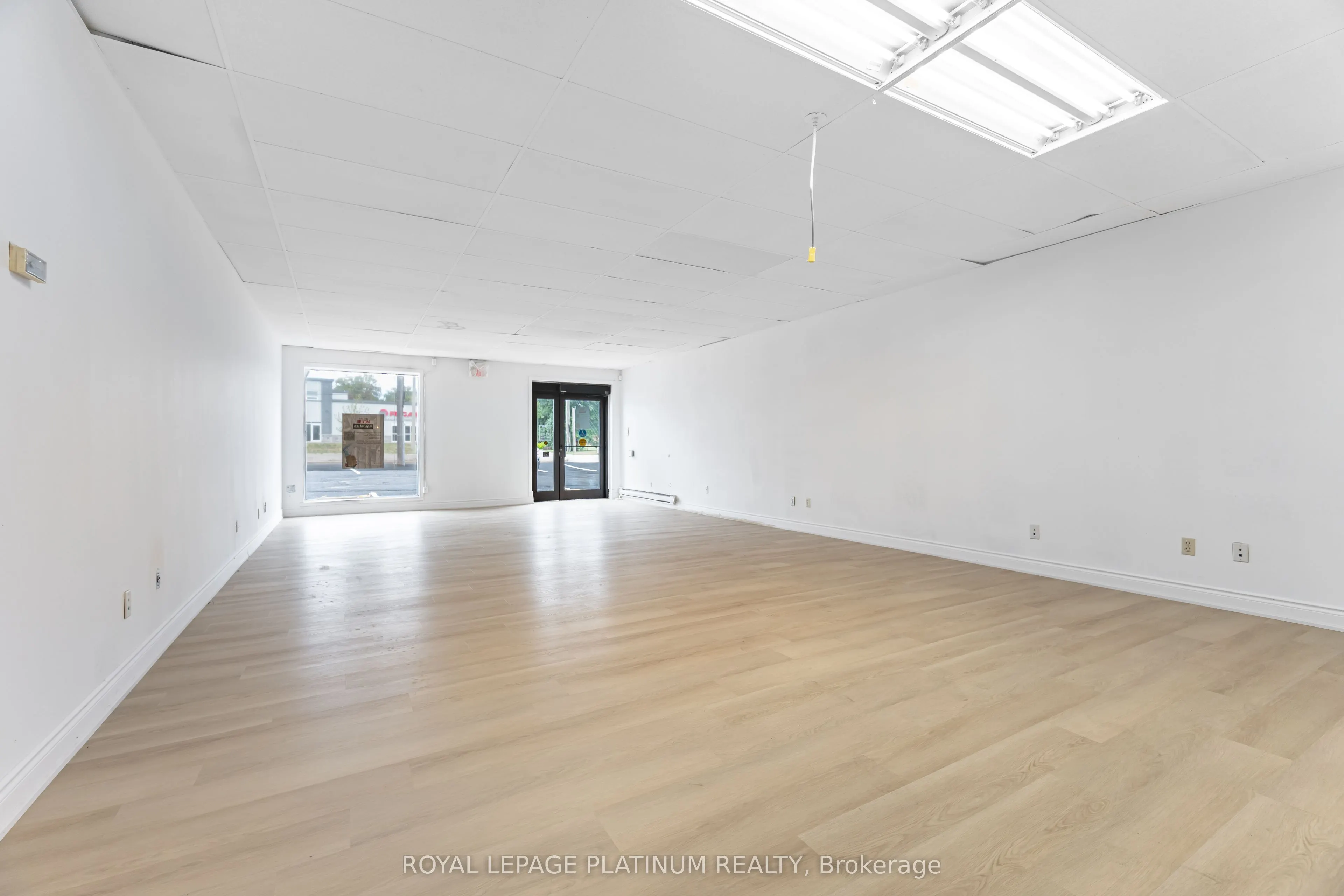 481 Dundas Street W, #2