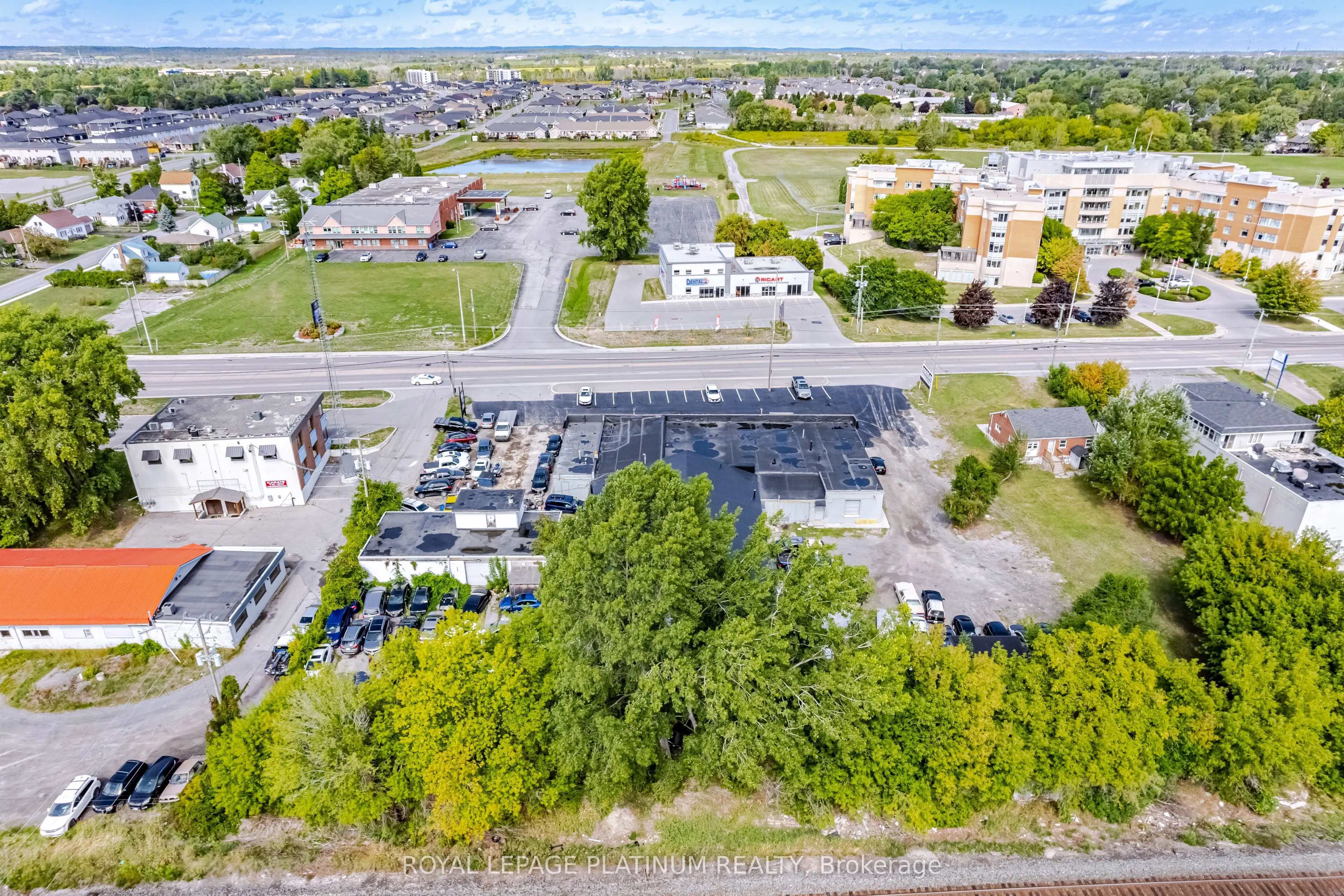 481 Dundas Street W, #2