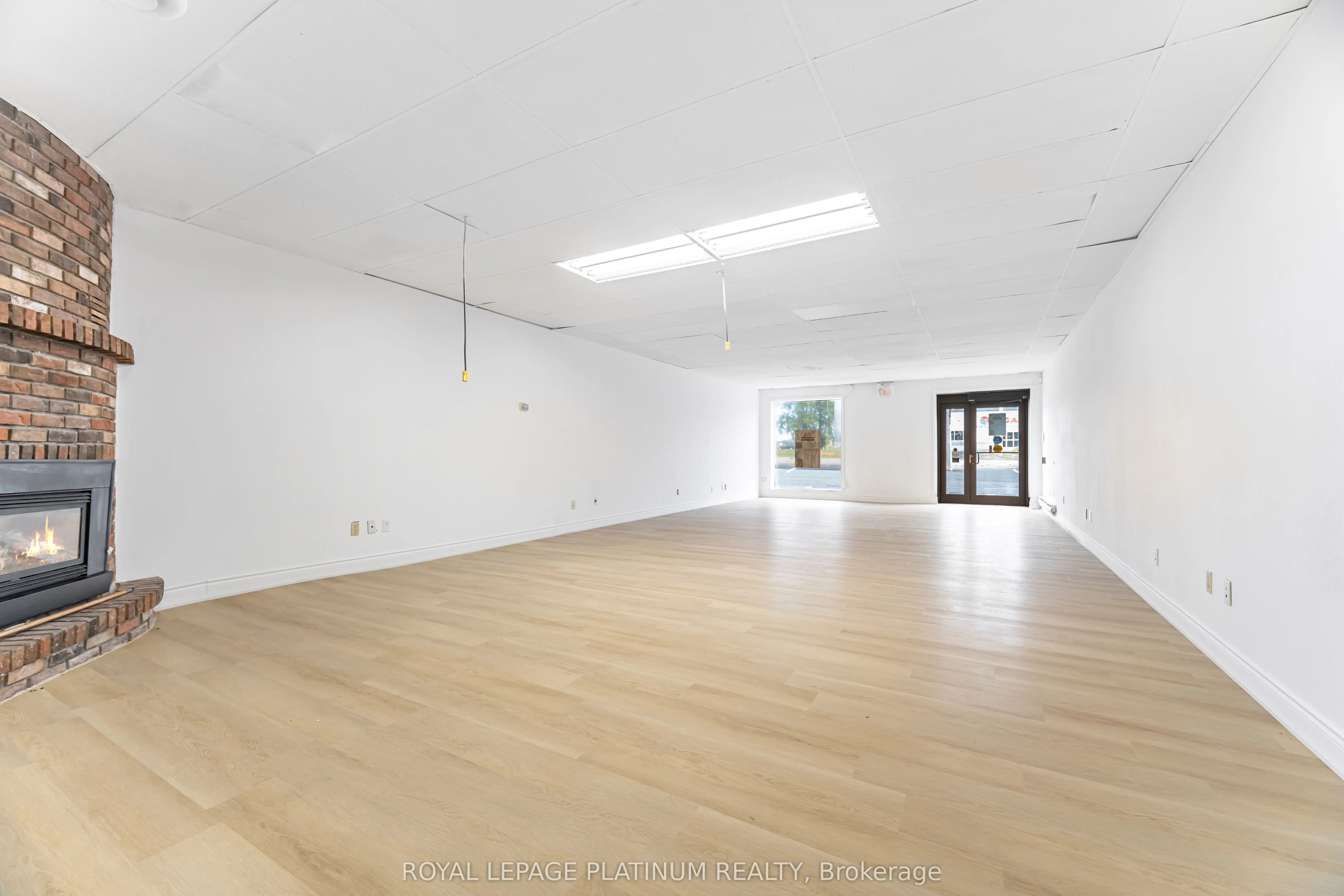 481 Dundas Street W, #2