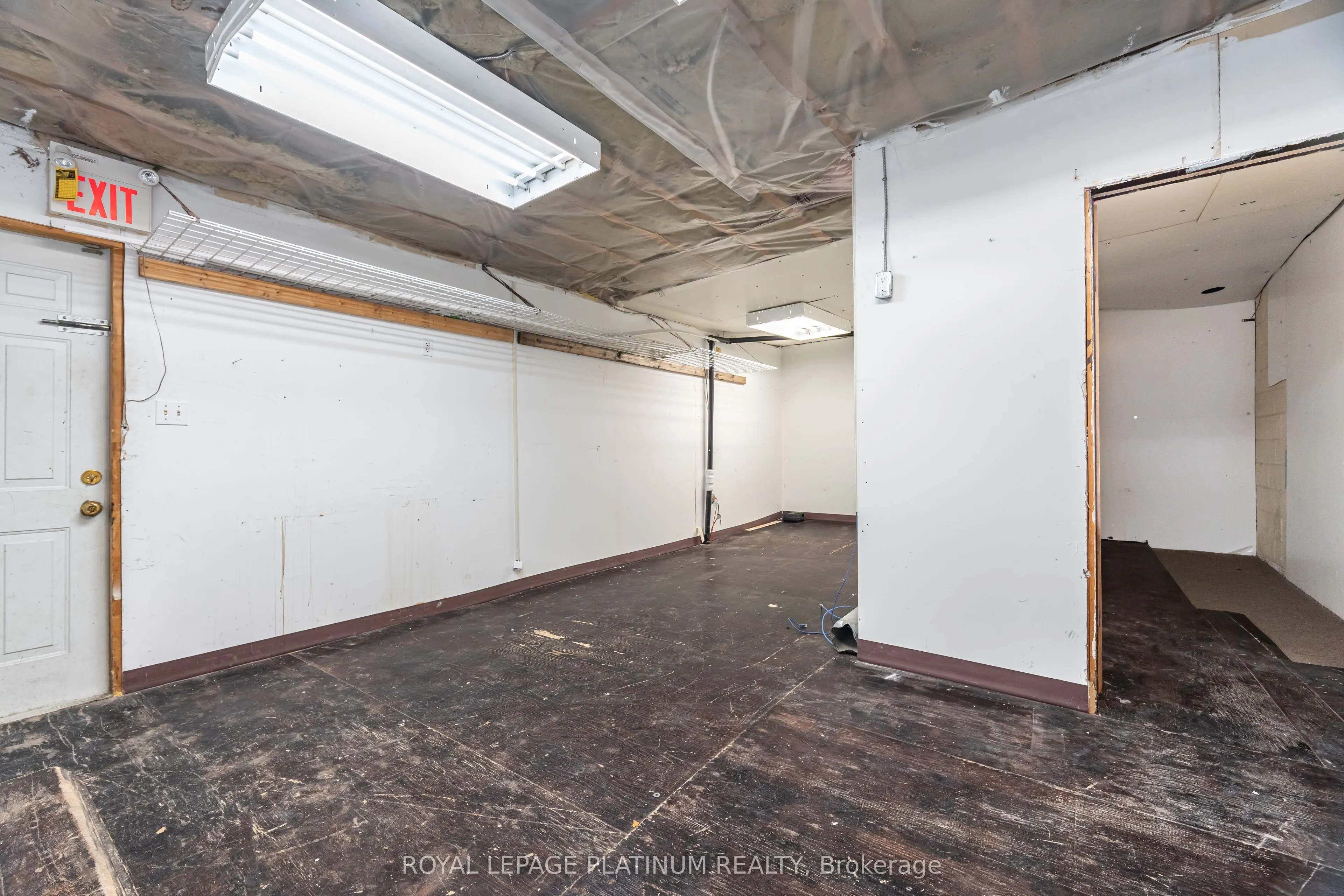 481 Dundas Street W, #2