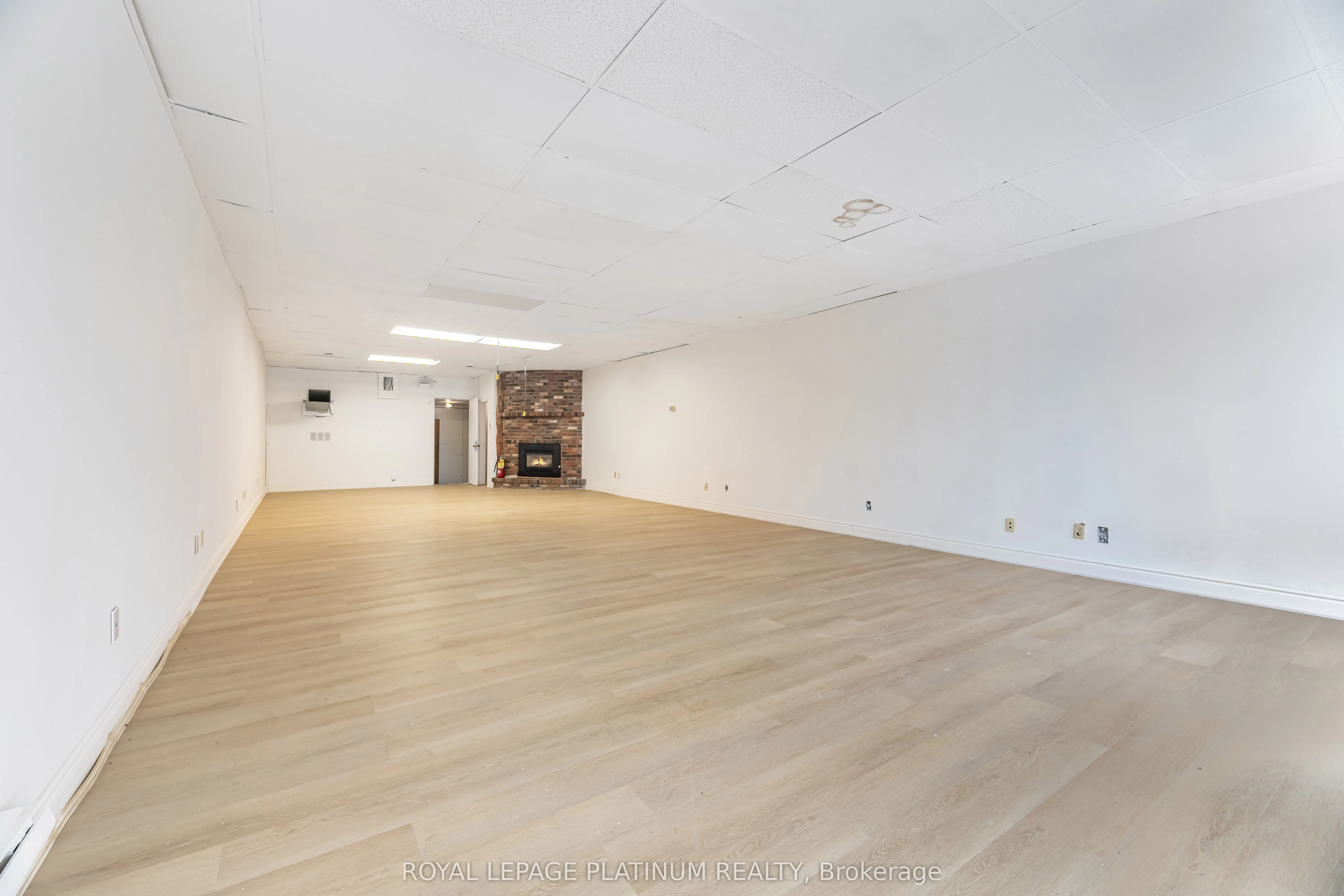 481 Dundas Street W, #2