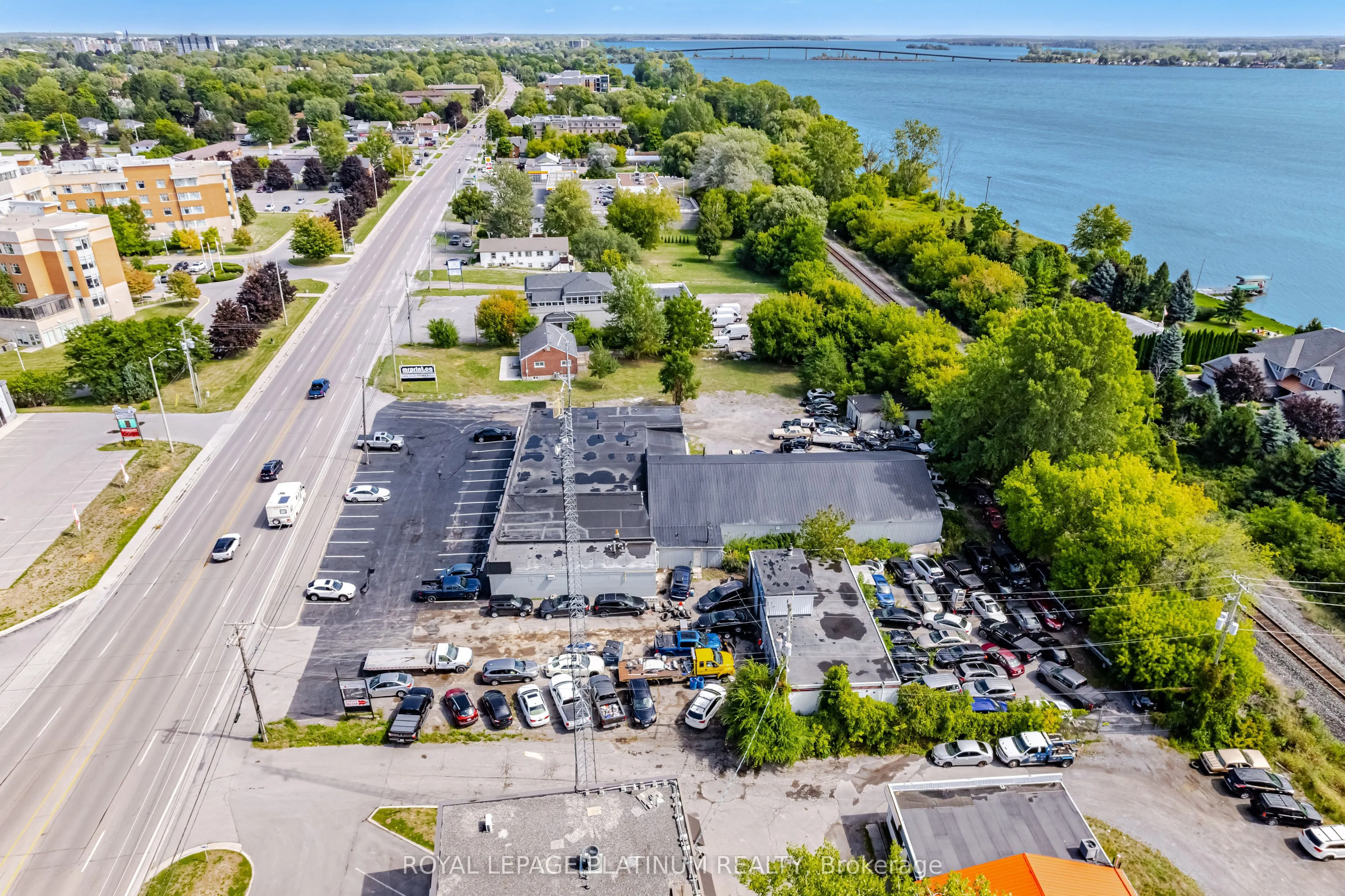 481 Dundas Street W, #2