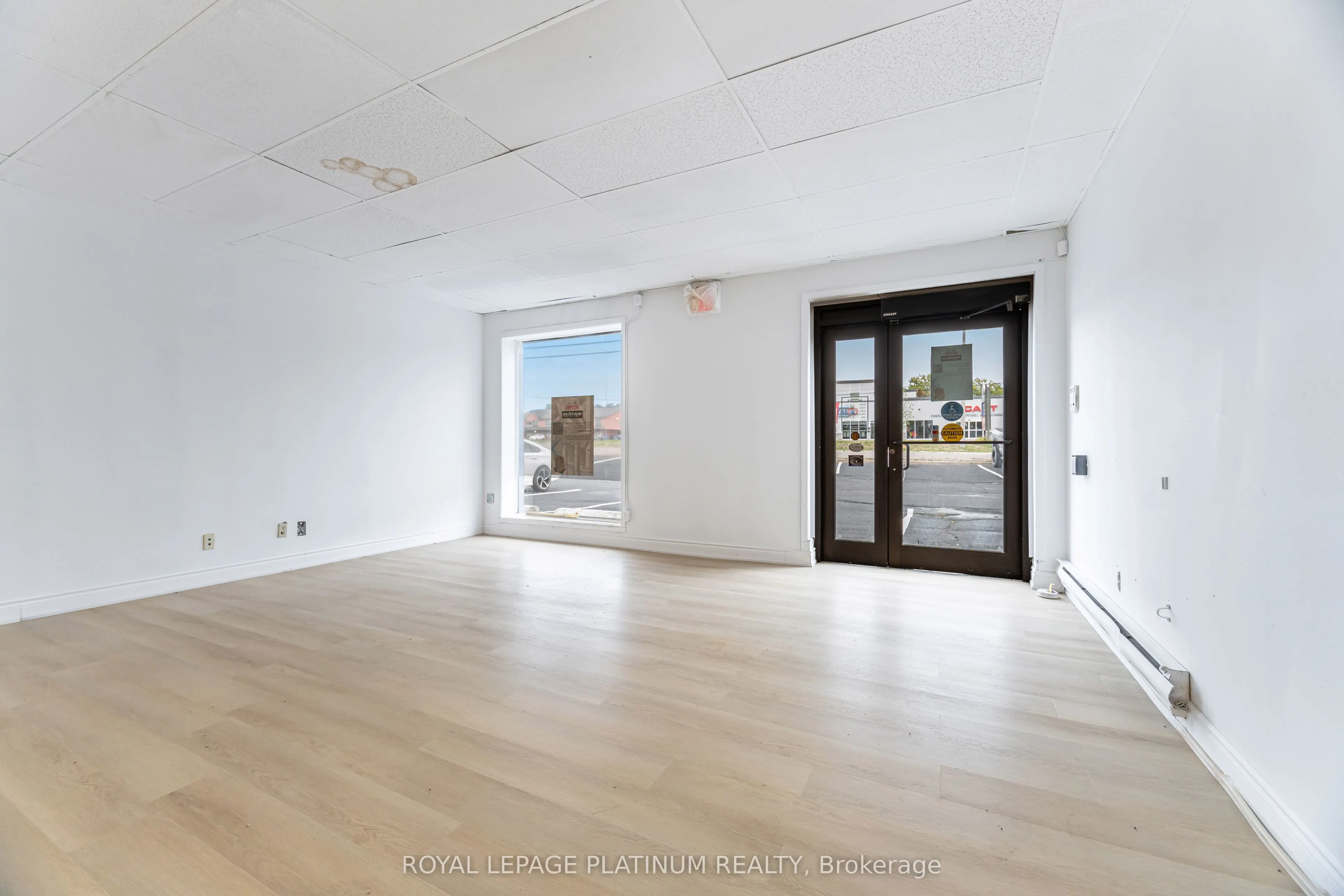 481 Dundas Street W, #2