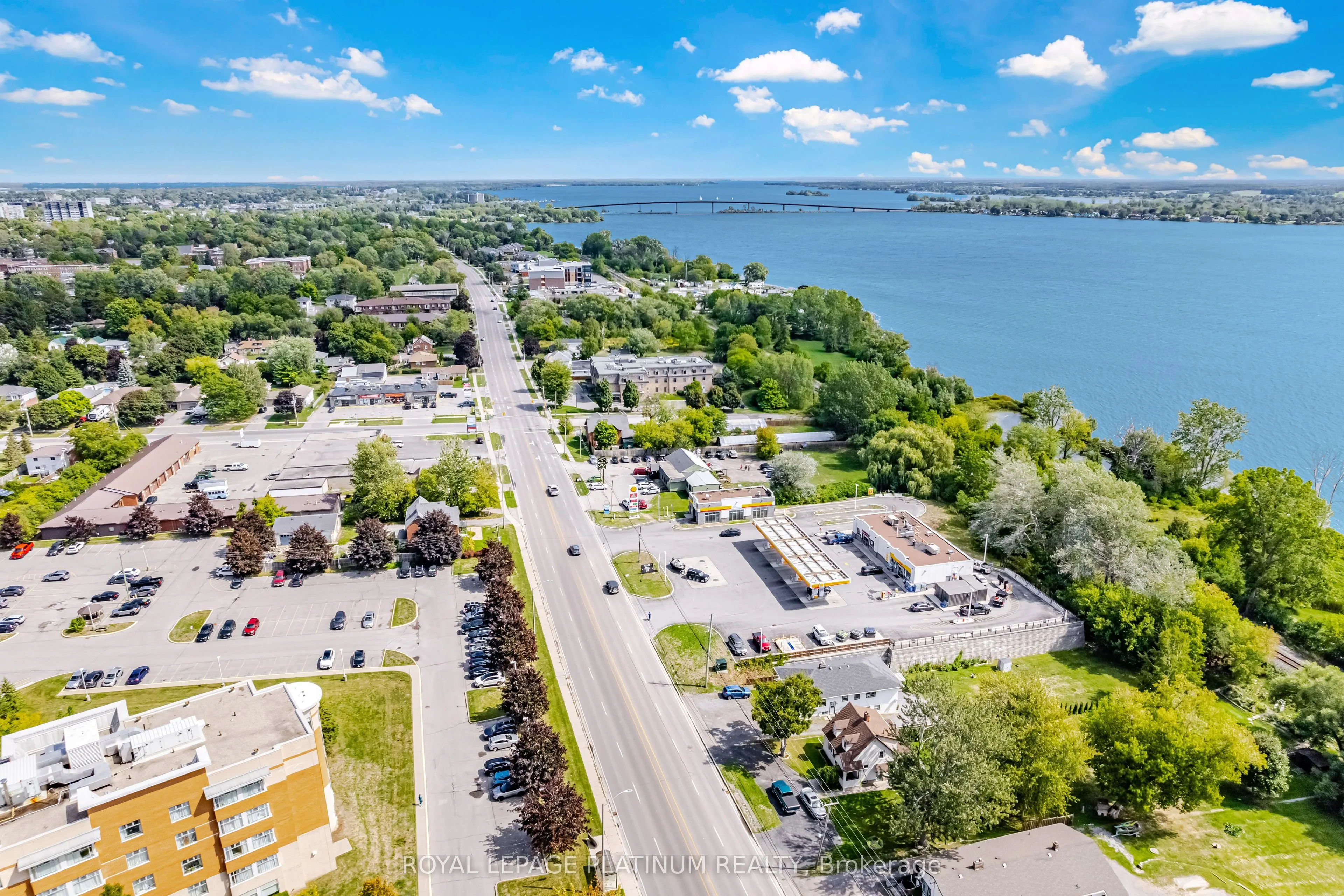 481 Dundas Street W, #2