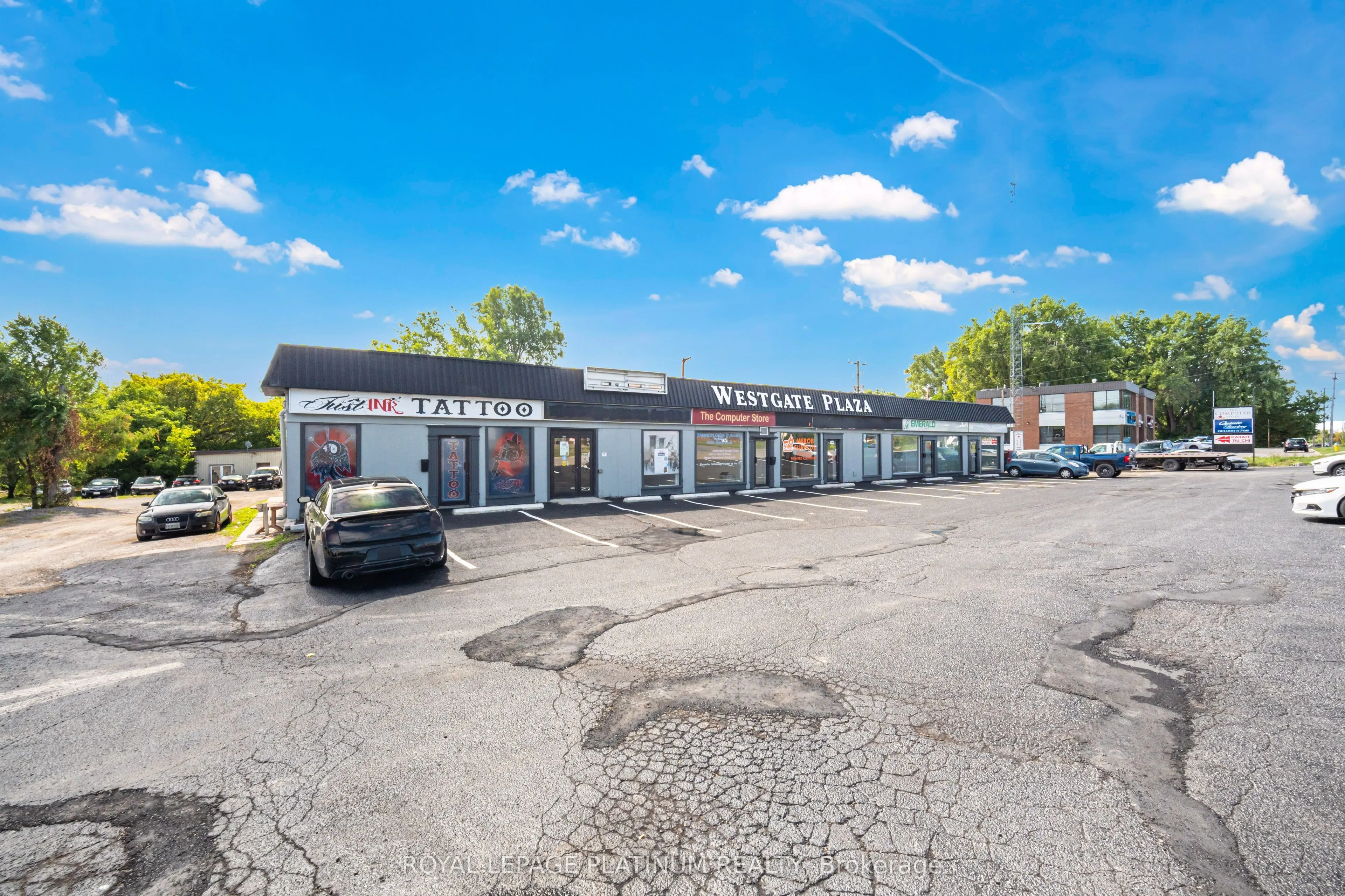 481 Dundas Street W, #2