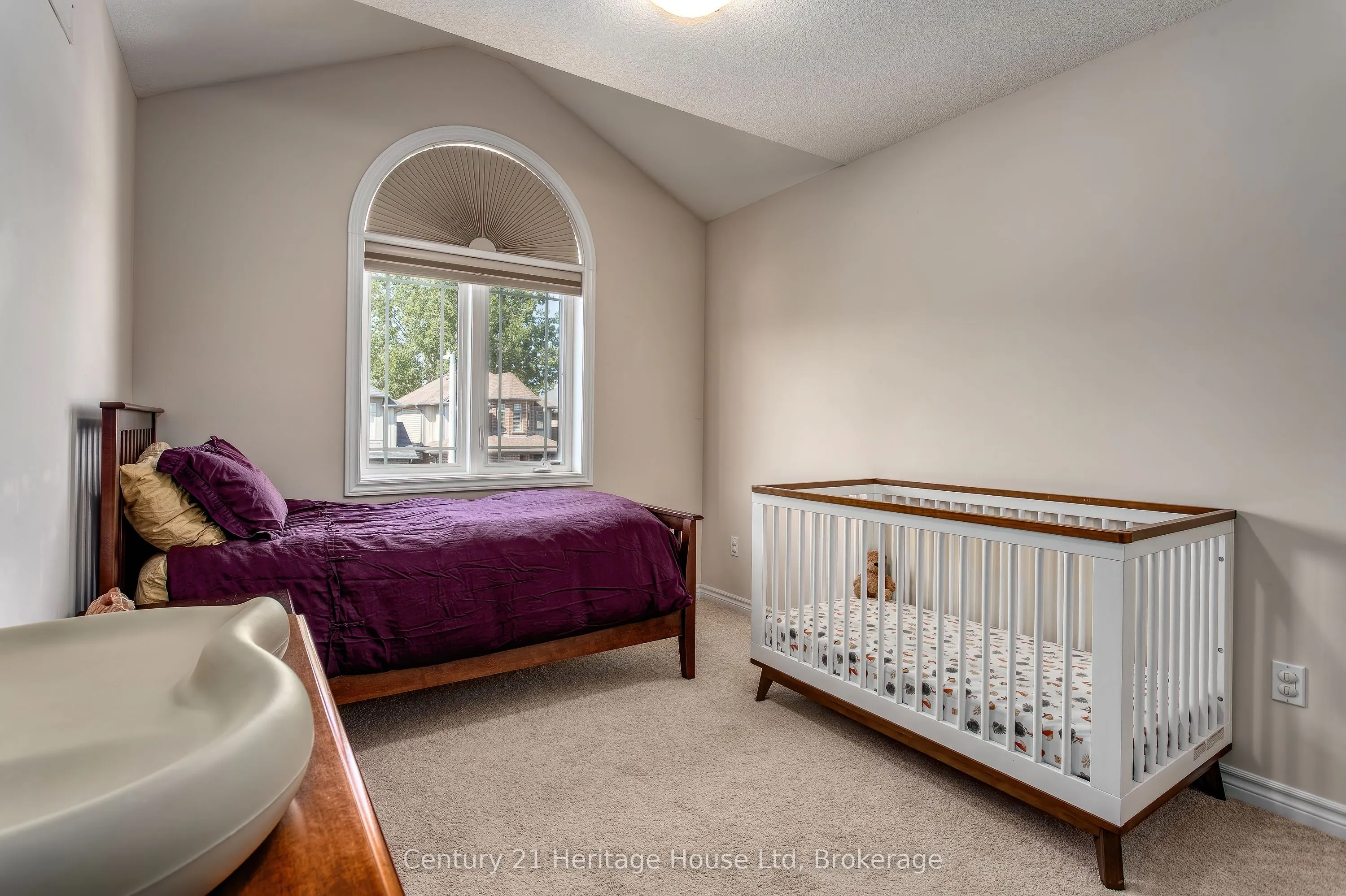 208 Couling Crescent