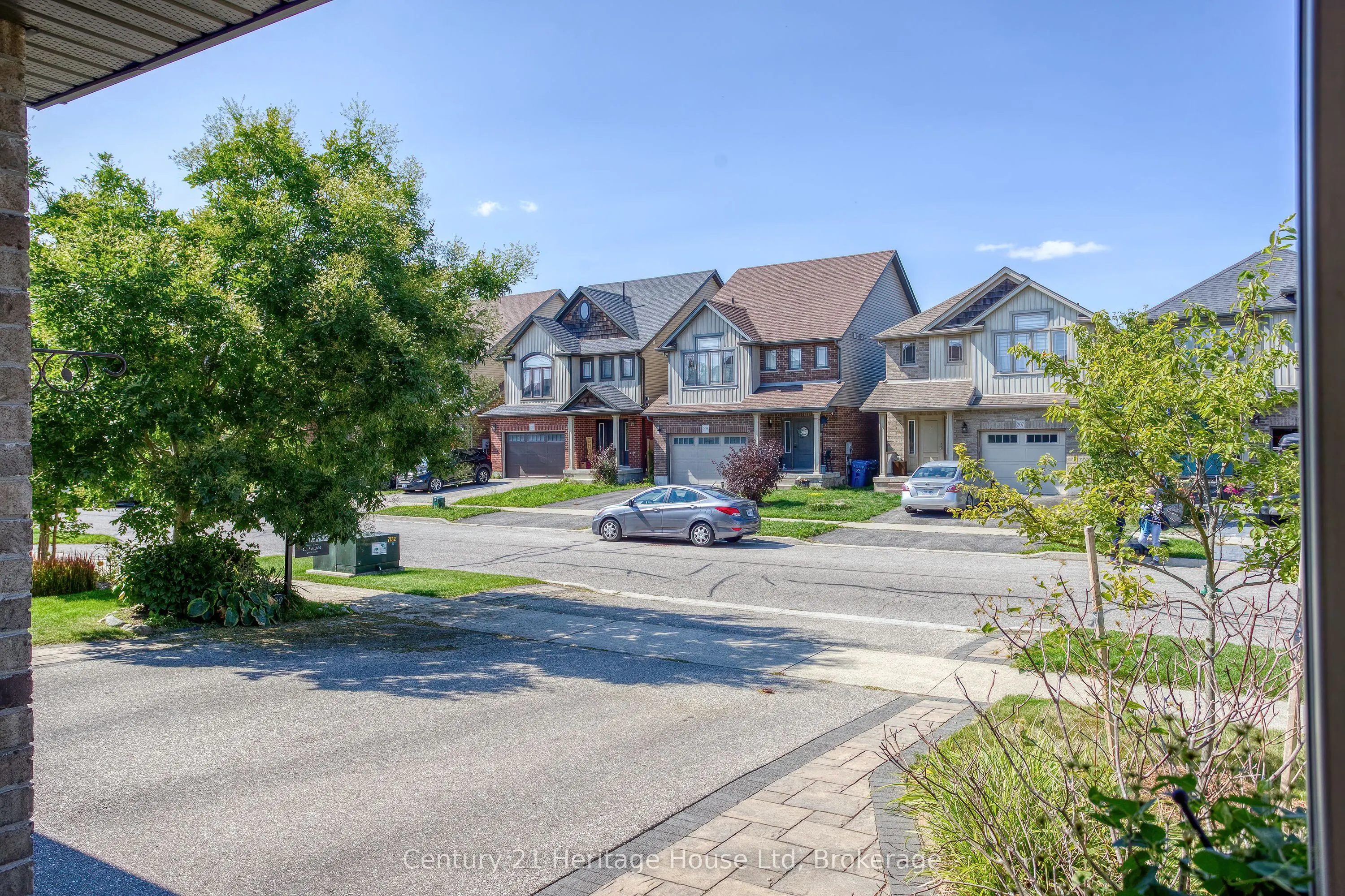 208 Couling Crescent