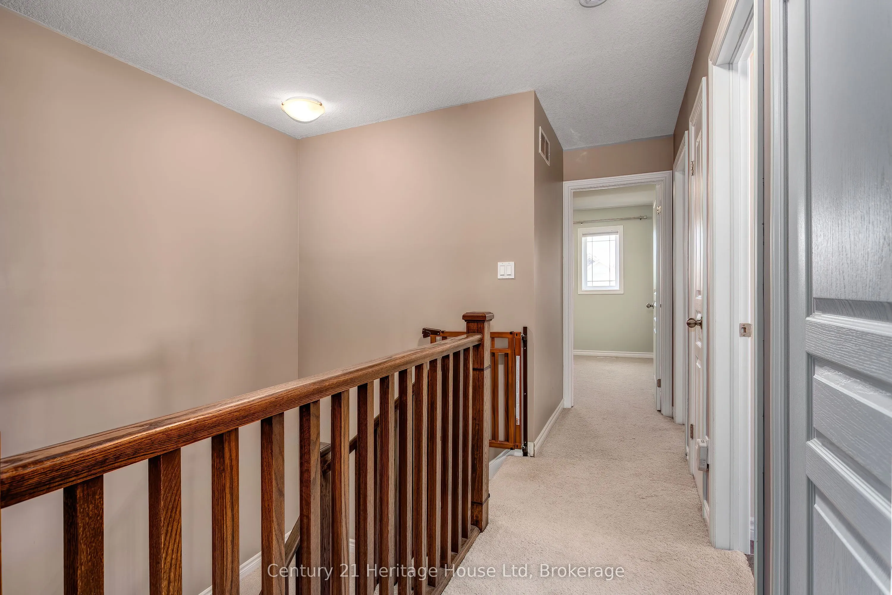 208 Couling Crescent