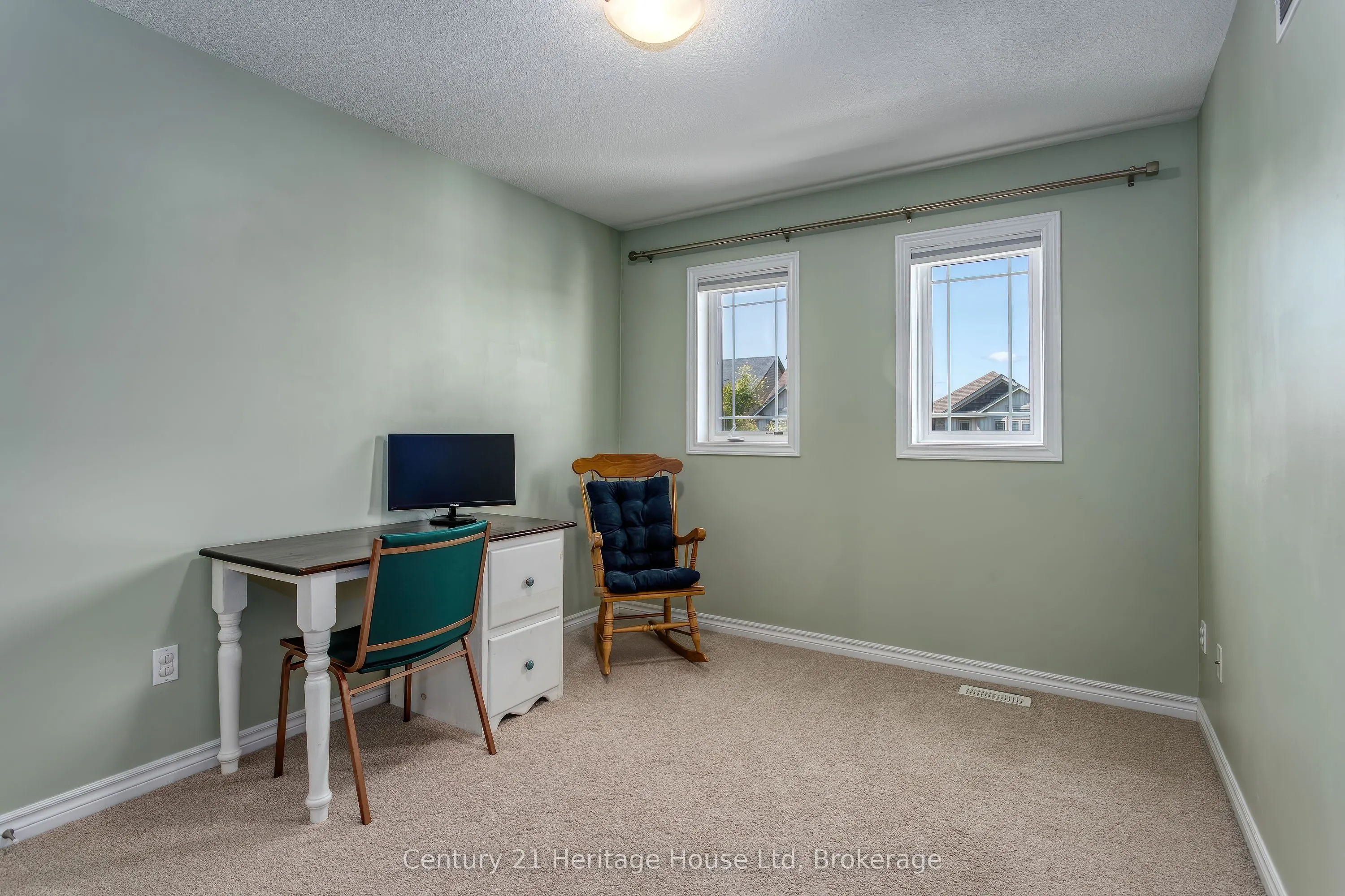 208 Couling Crescent