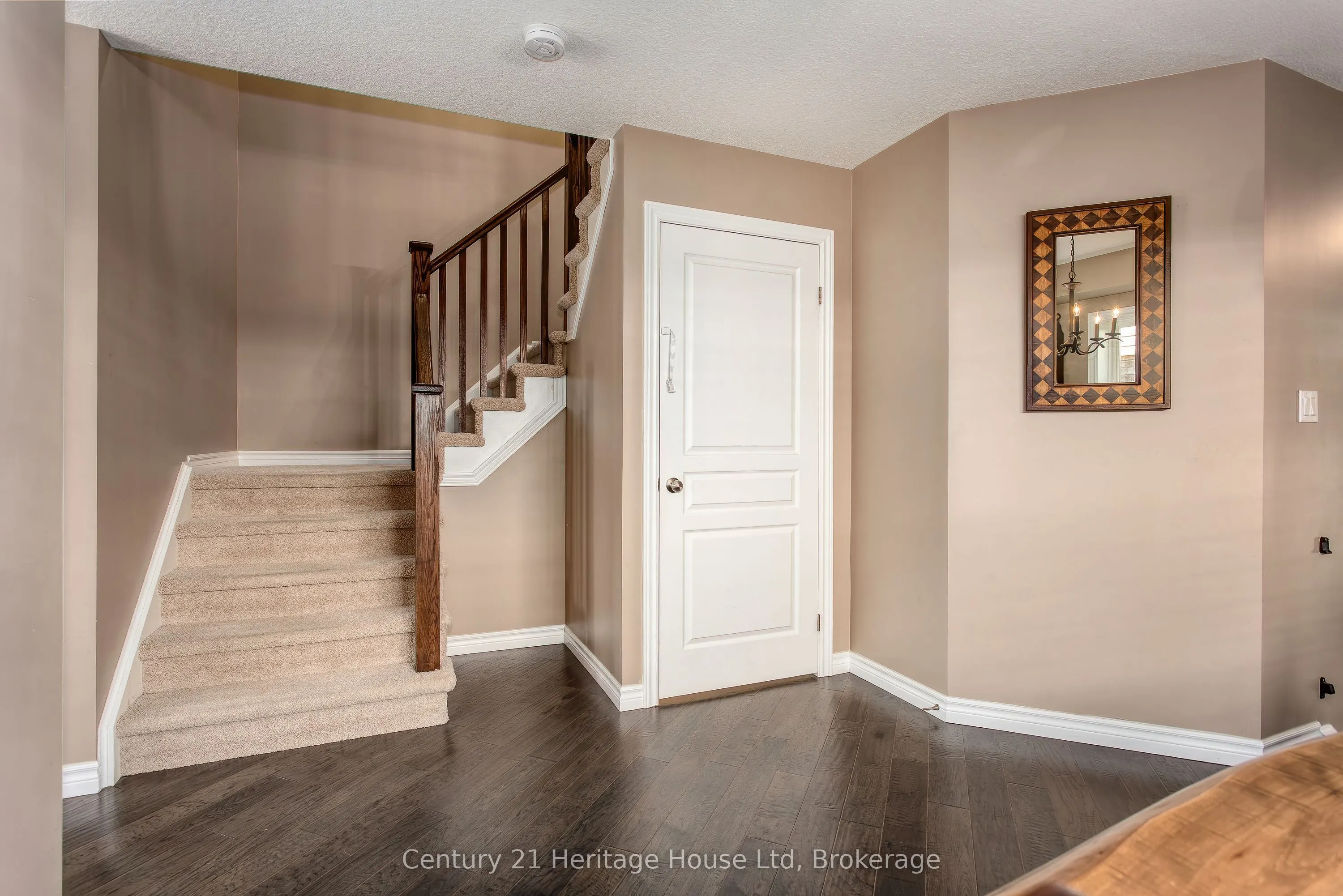 208 Couling Crescent