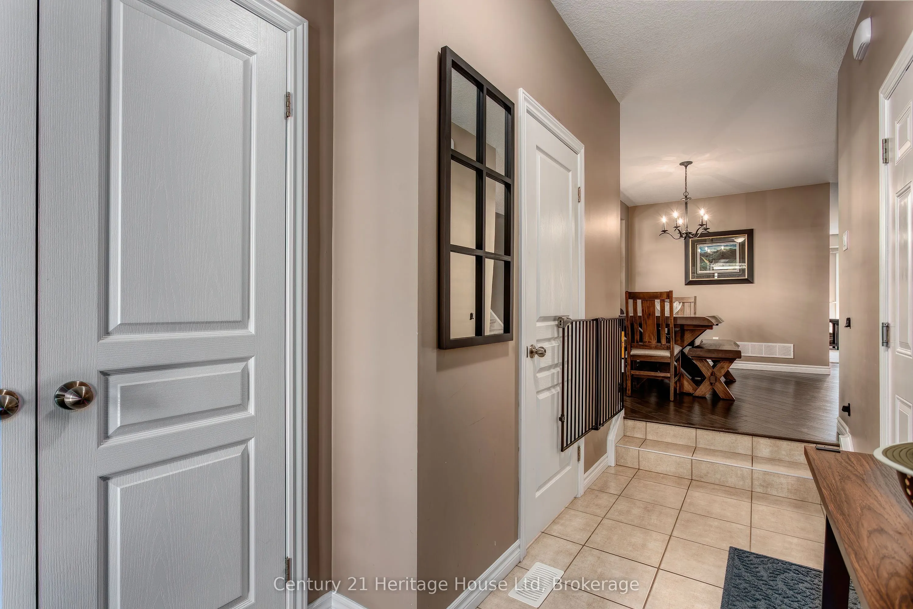 208 Couling Crescent