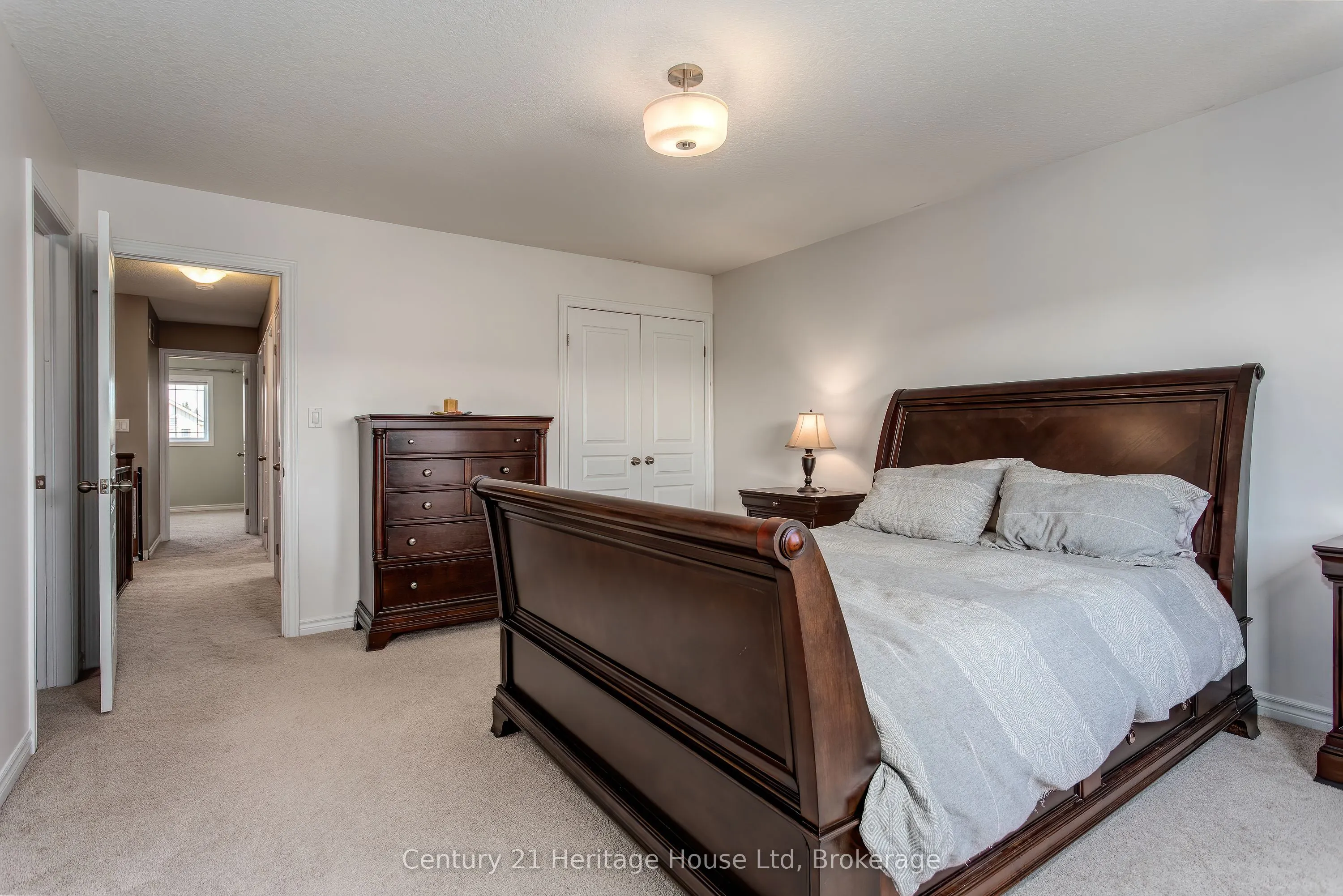 208 Couling Crescent