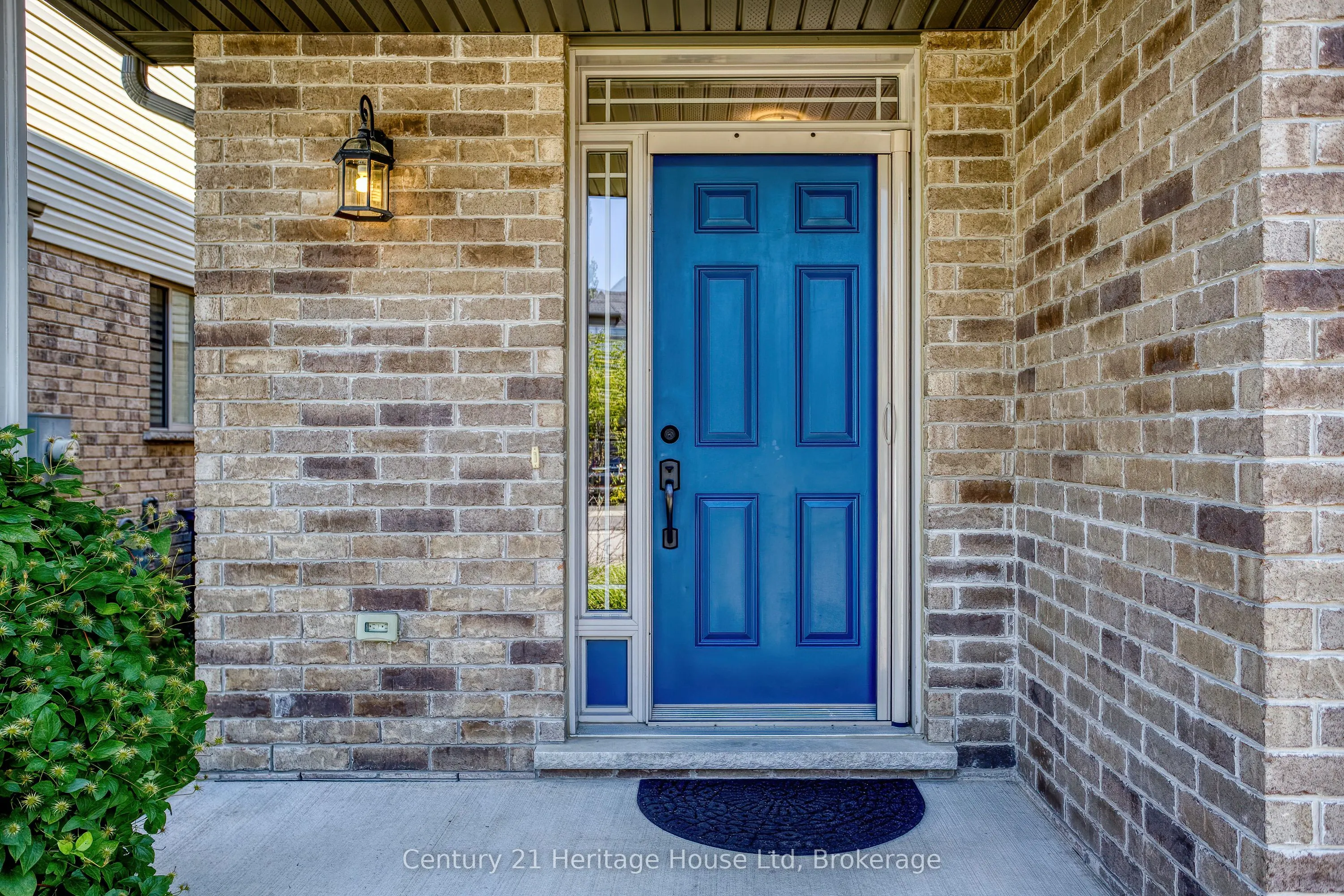 208 Couling Crescent