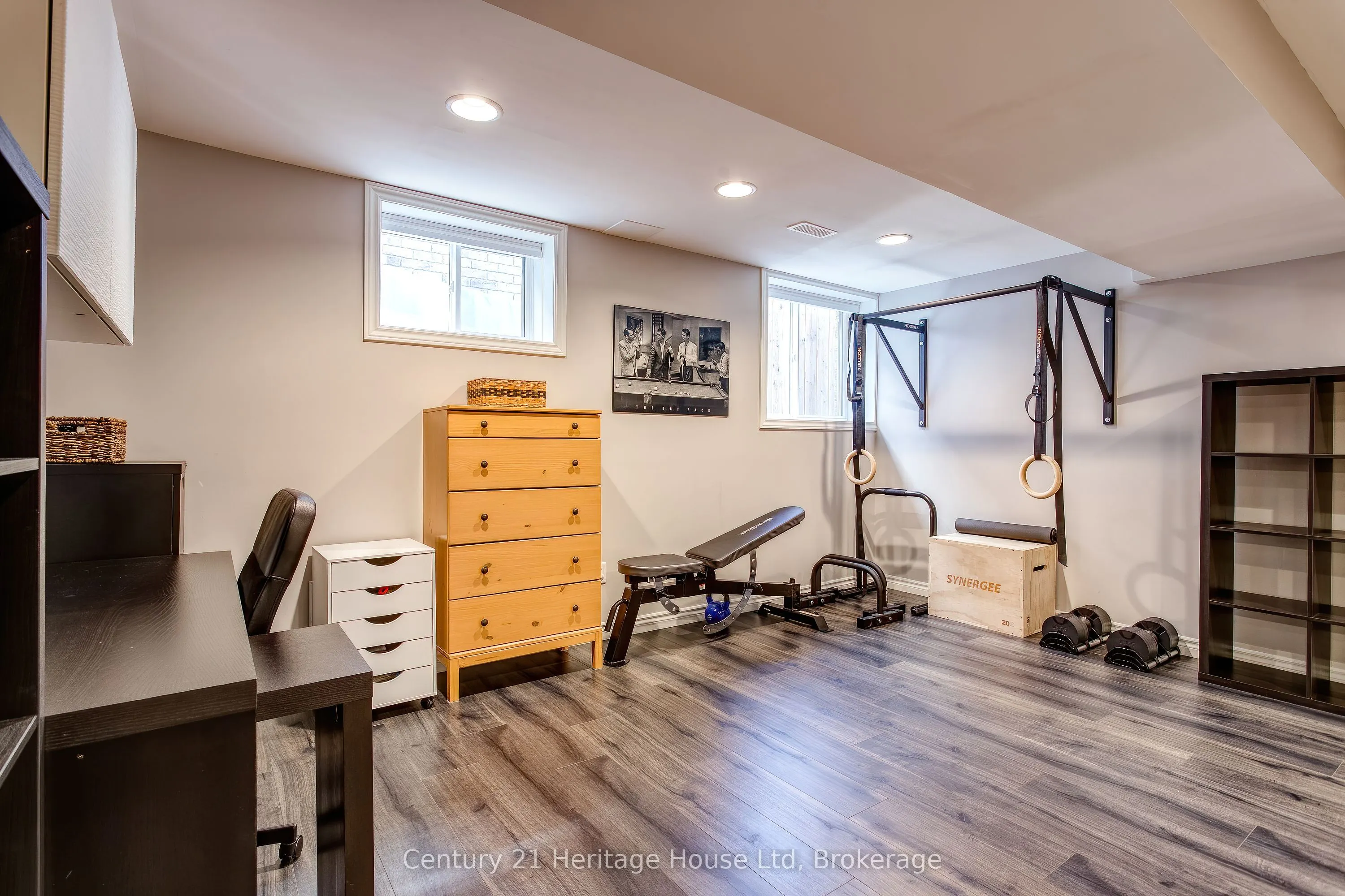 208 Couling Crescent