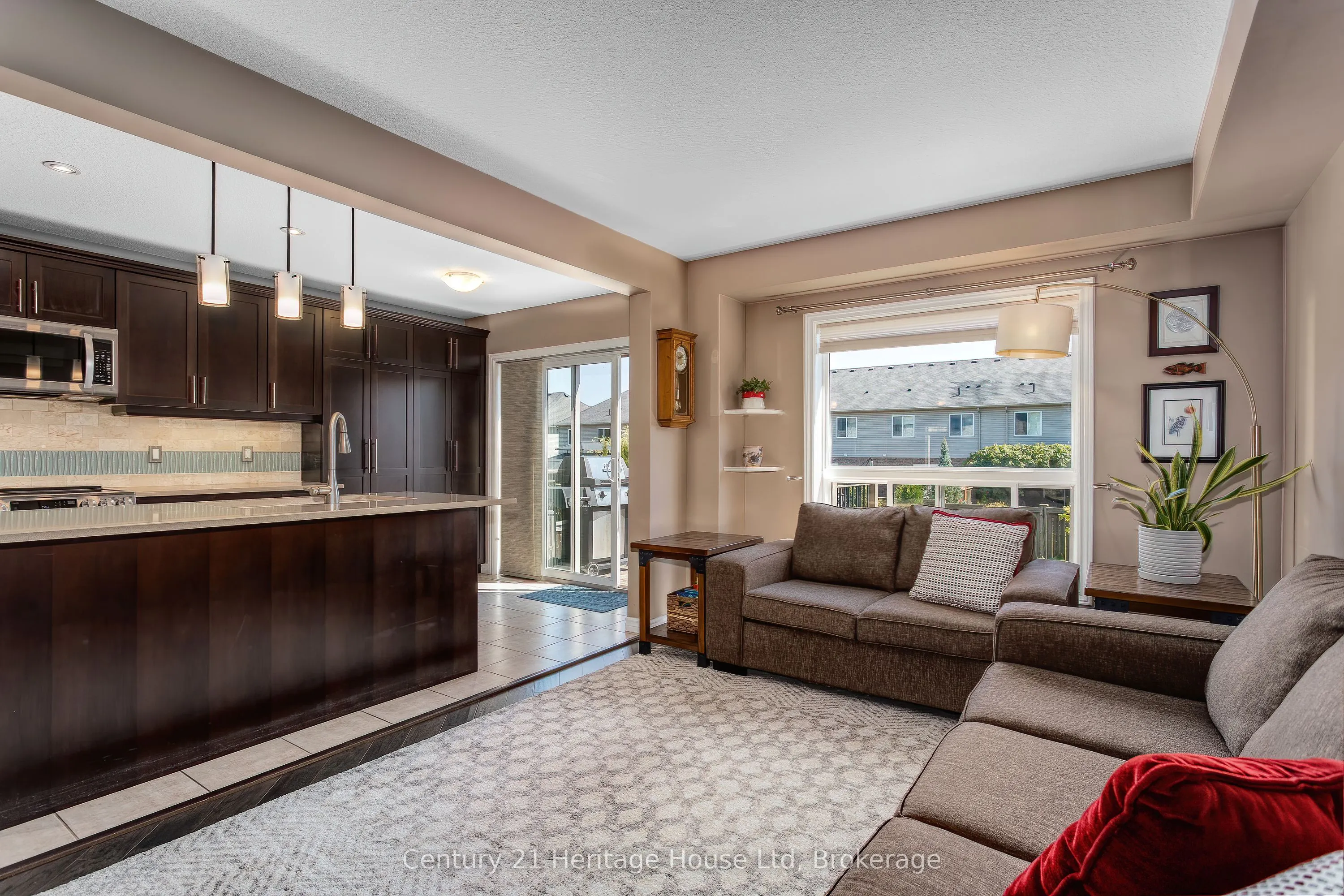 208 Couling Crescent
