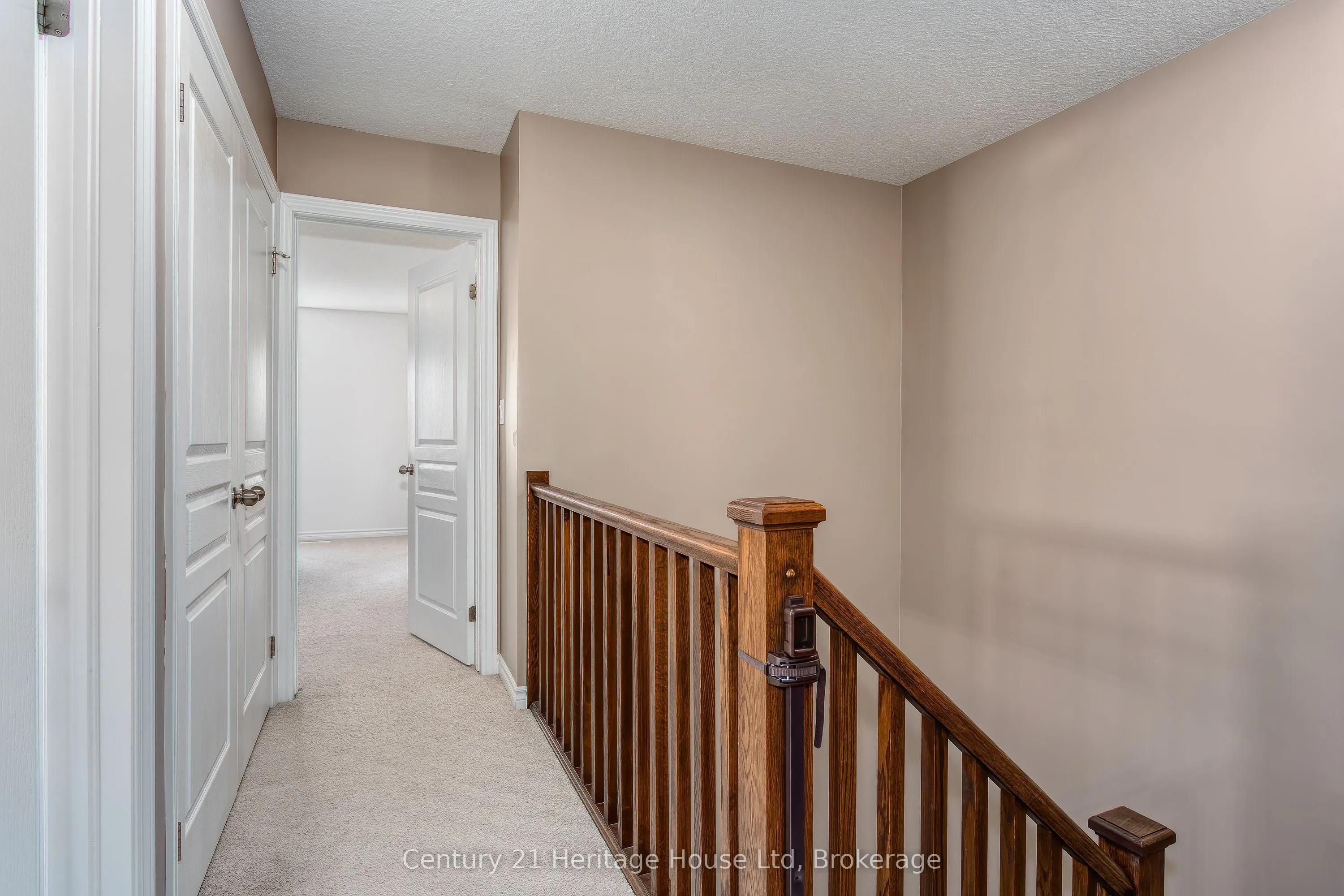 208 Couling Crescent
