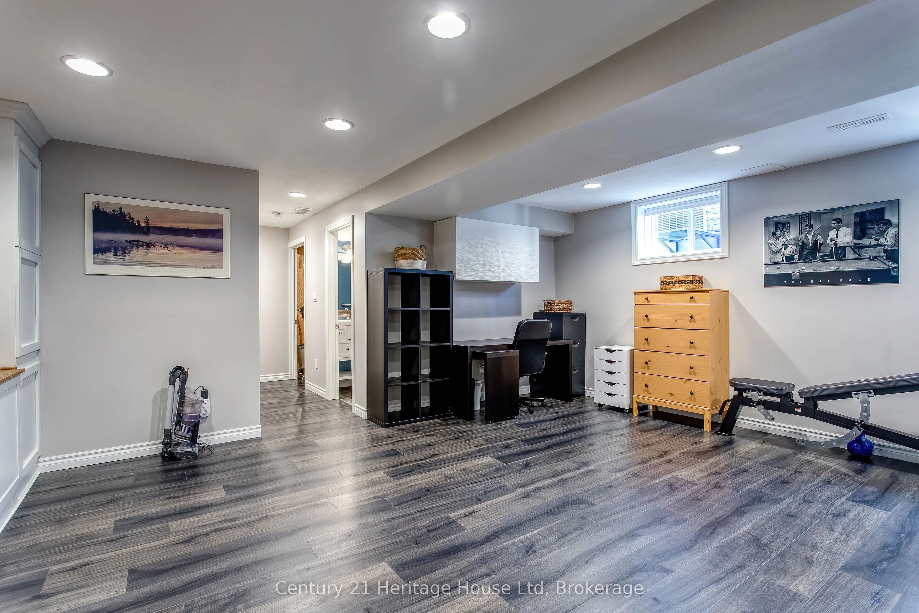 208 Couling Crescent