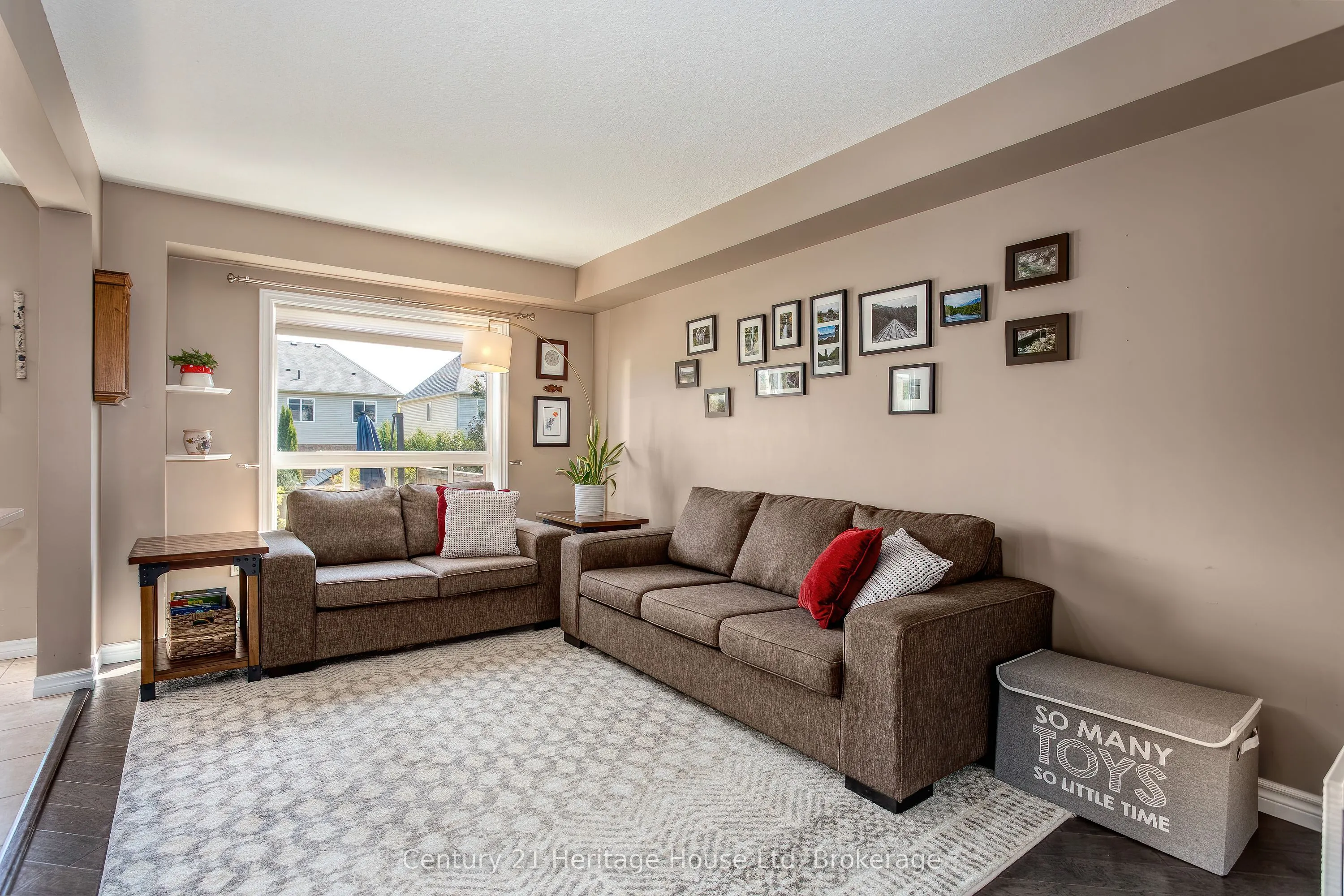 208 Couling Crescent