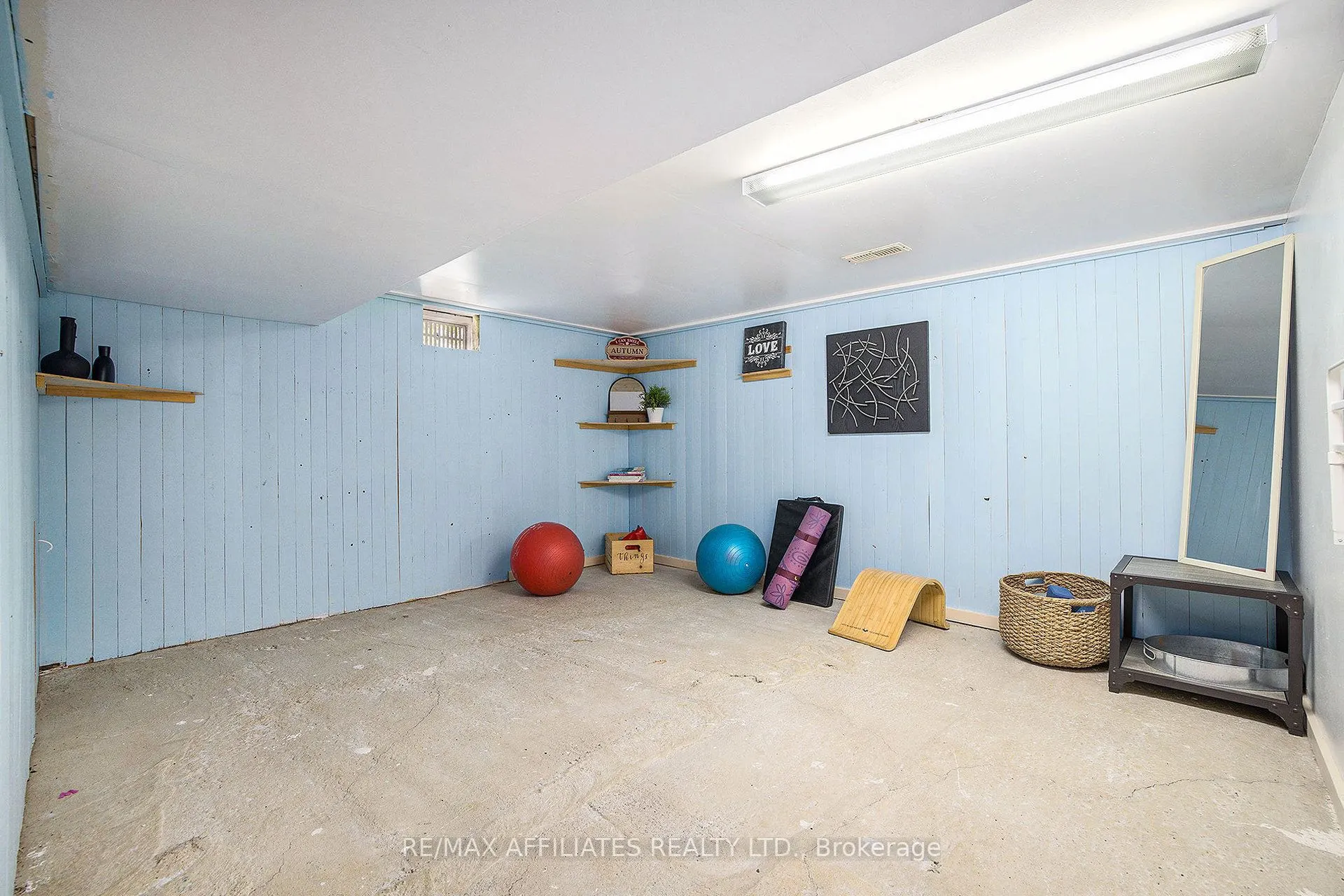 221 Hawley Road