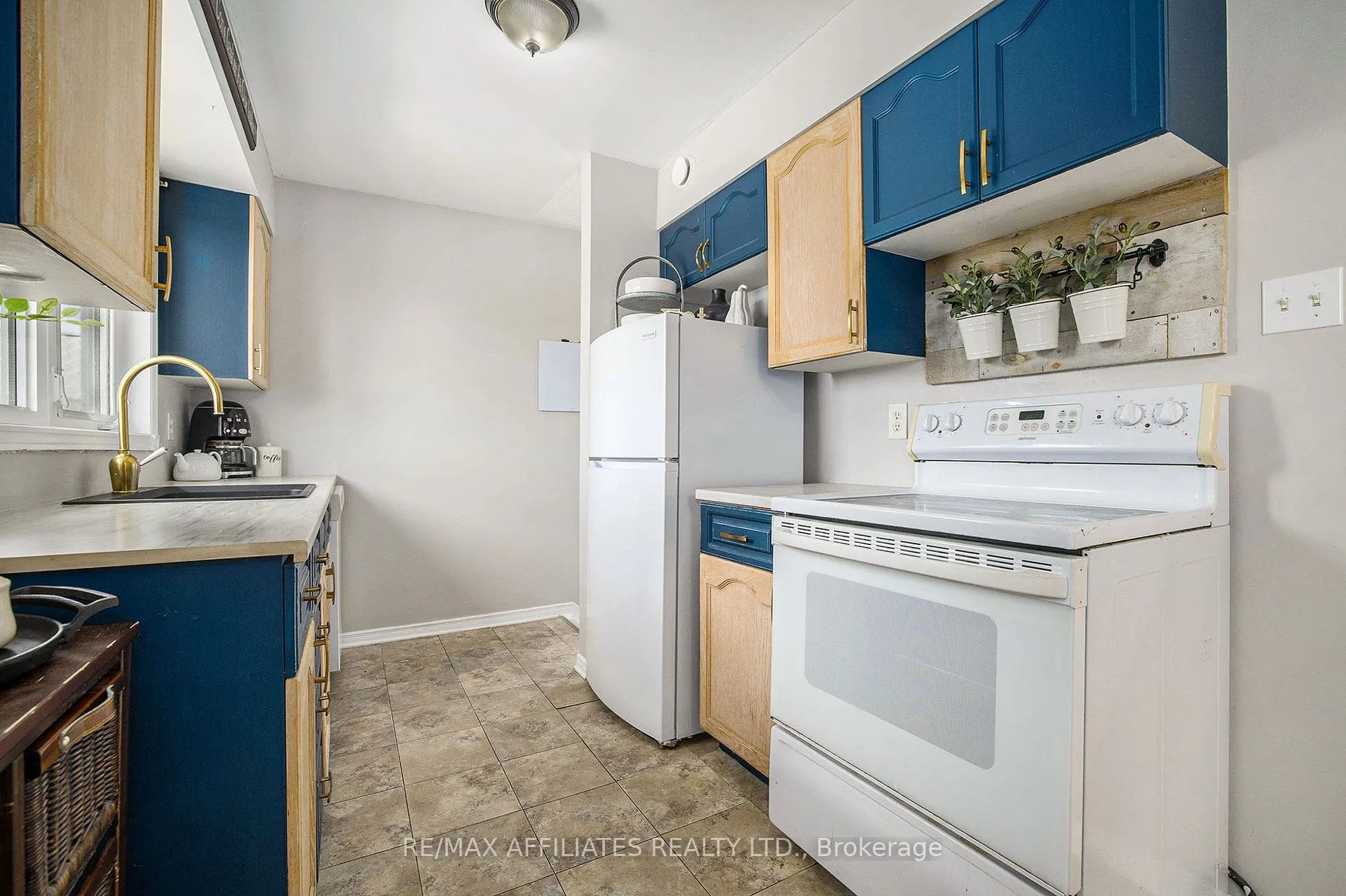 221 Hawley Road