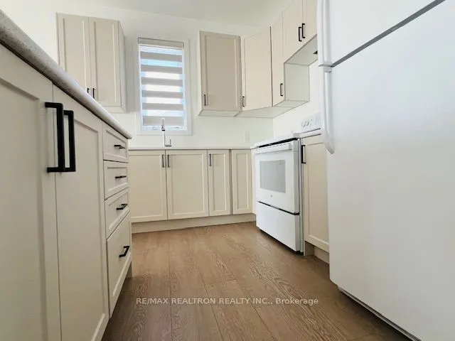 49 Summit Crescent