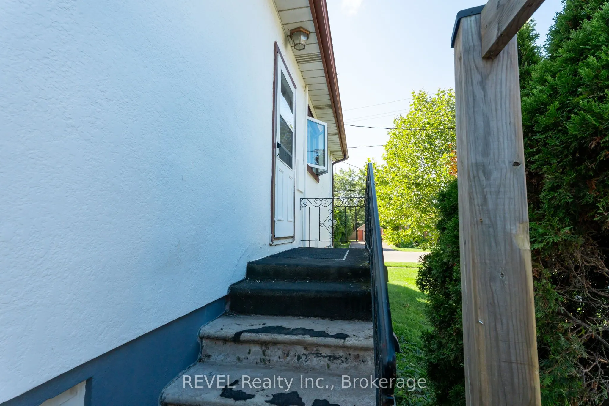 76 Chestnut Street, #2