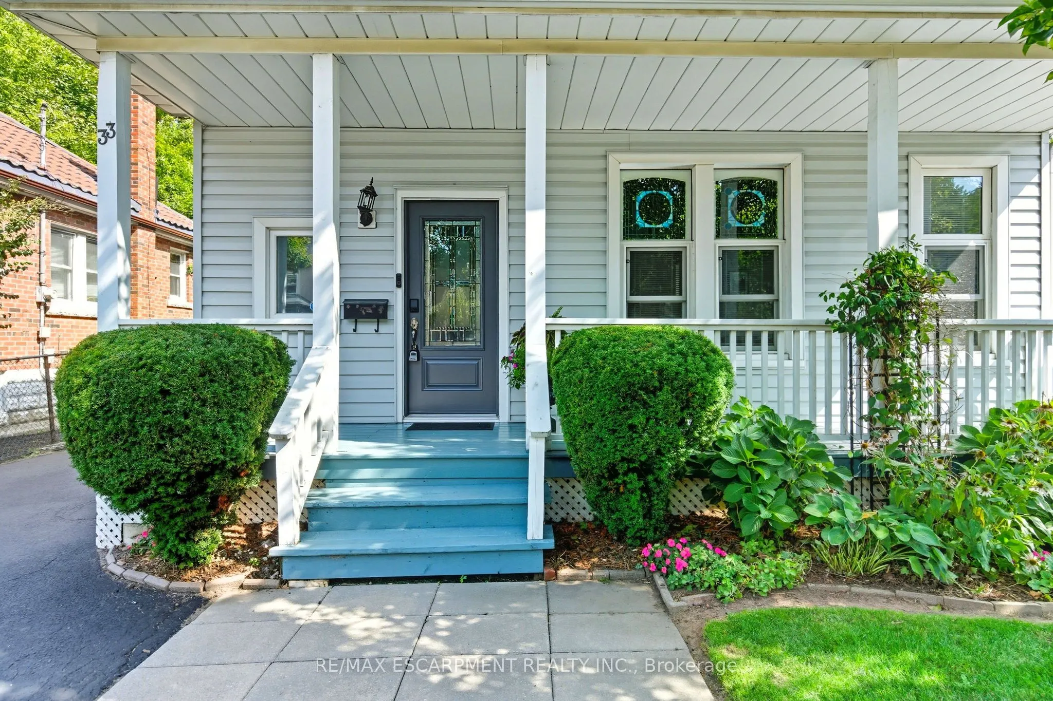33 Broadway Avenue