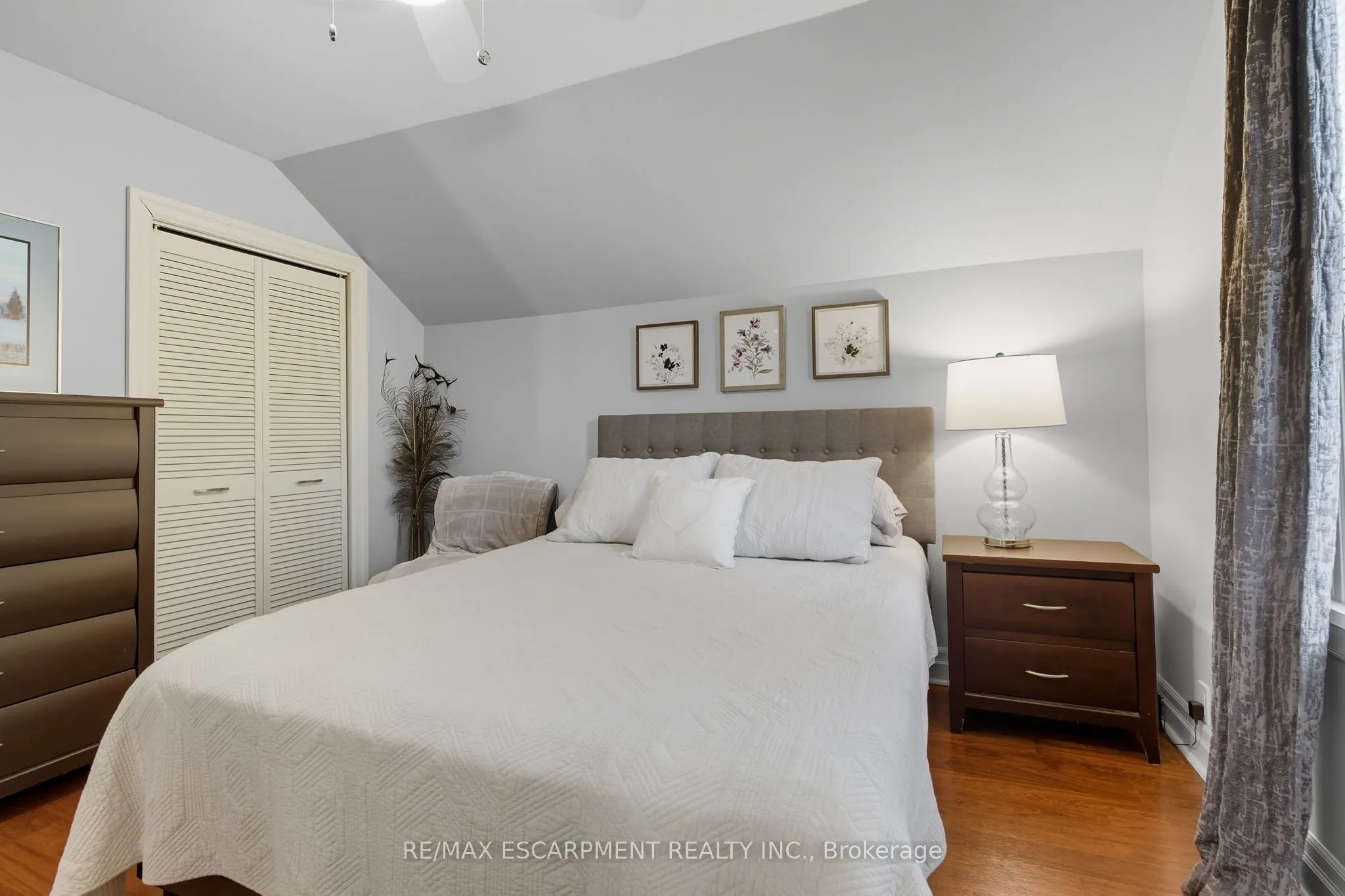 33 Broadway Avenue