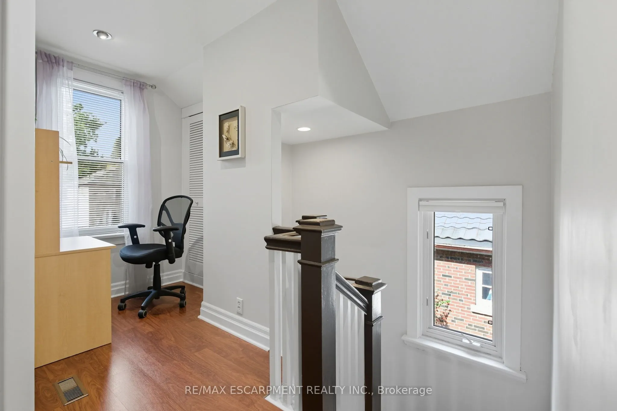 33 Broadway Avenue
