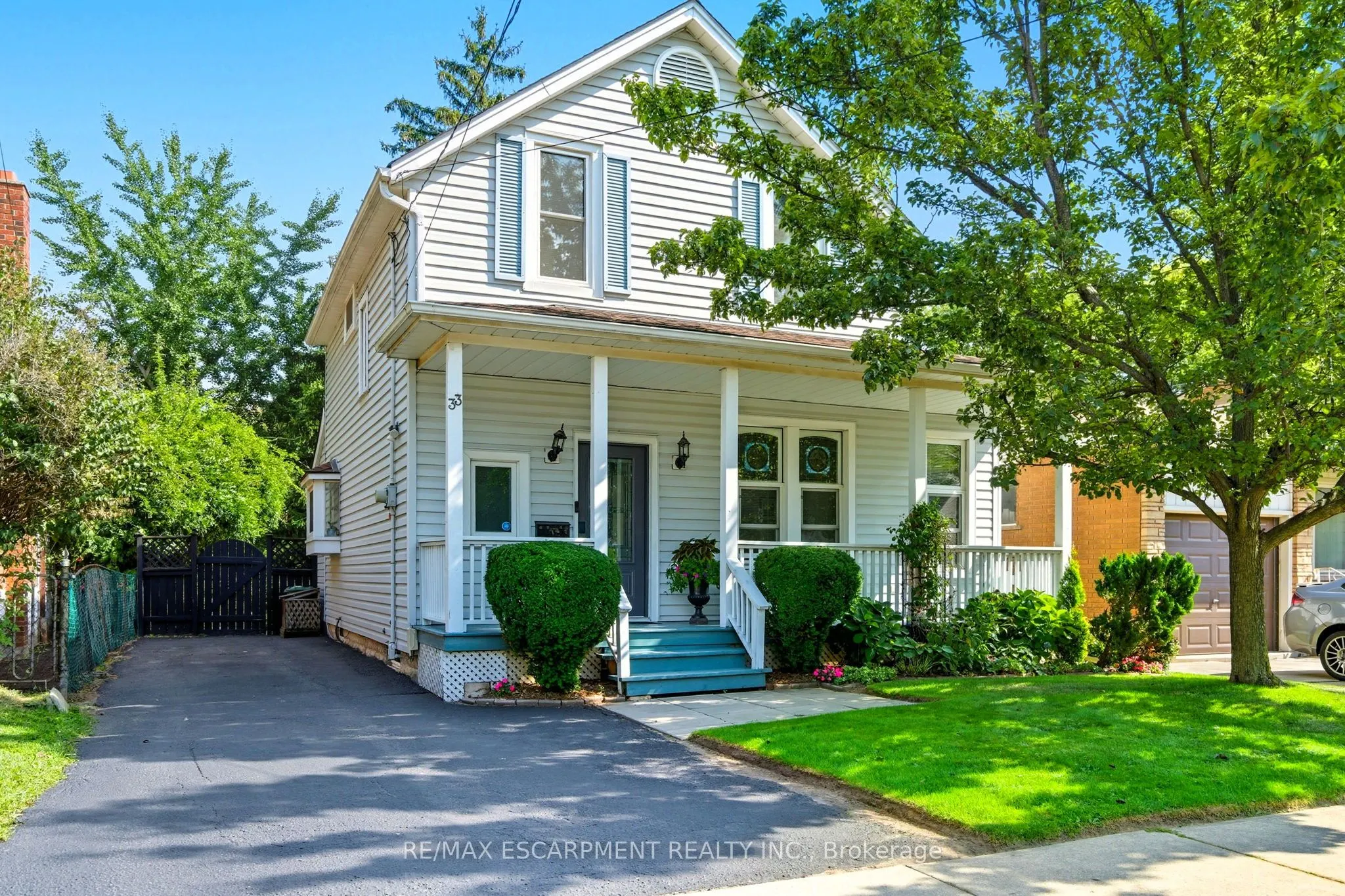 33 Broadway Avenue
