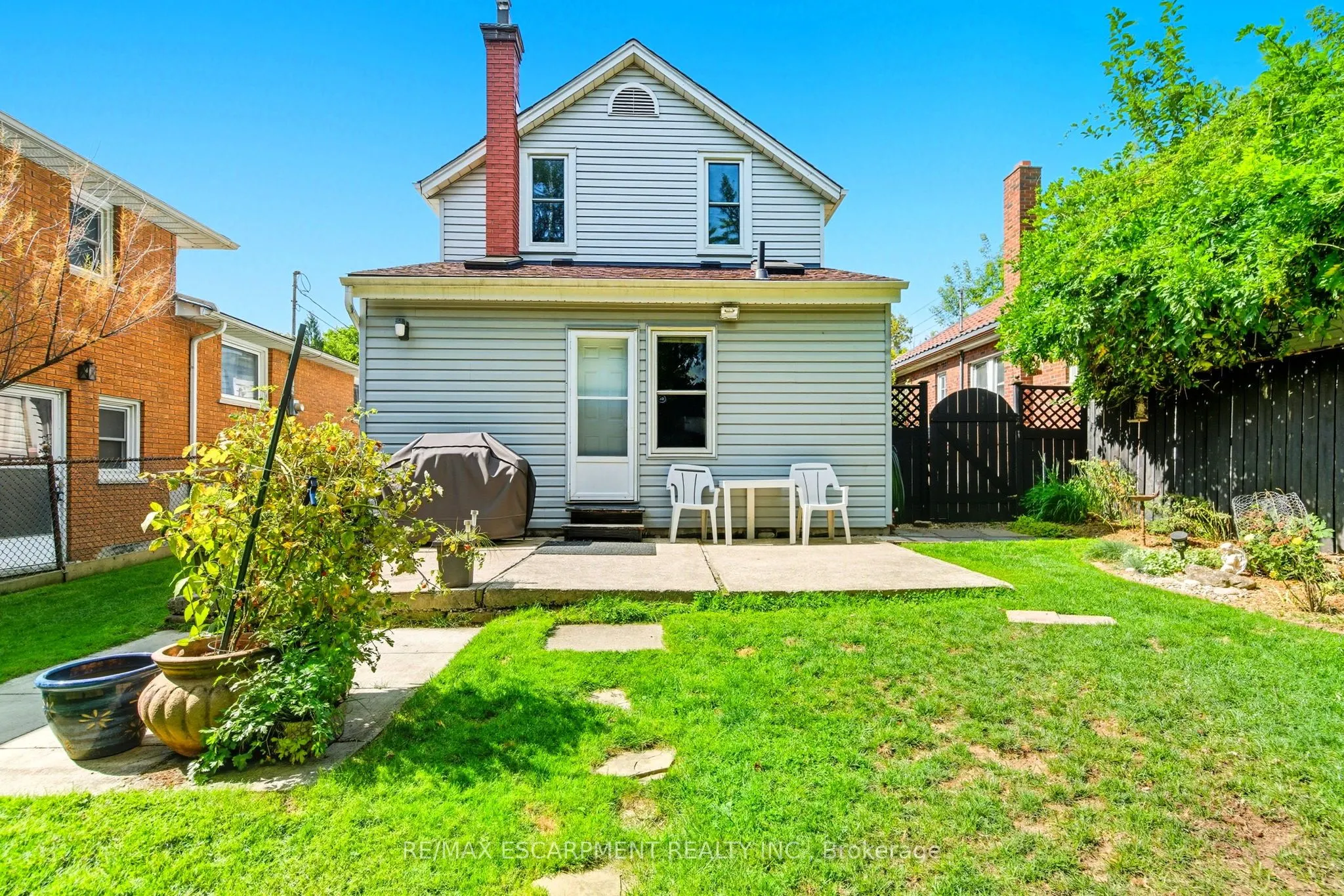 33 Broadway Avenue