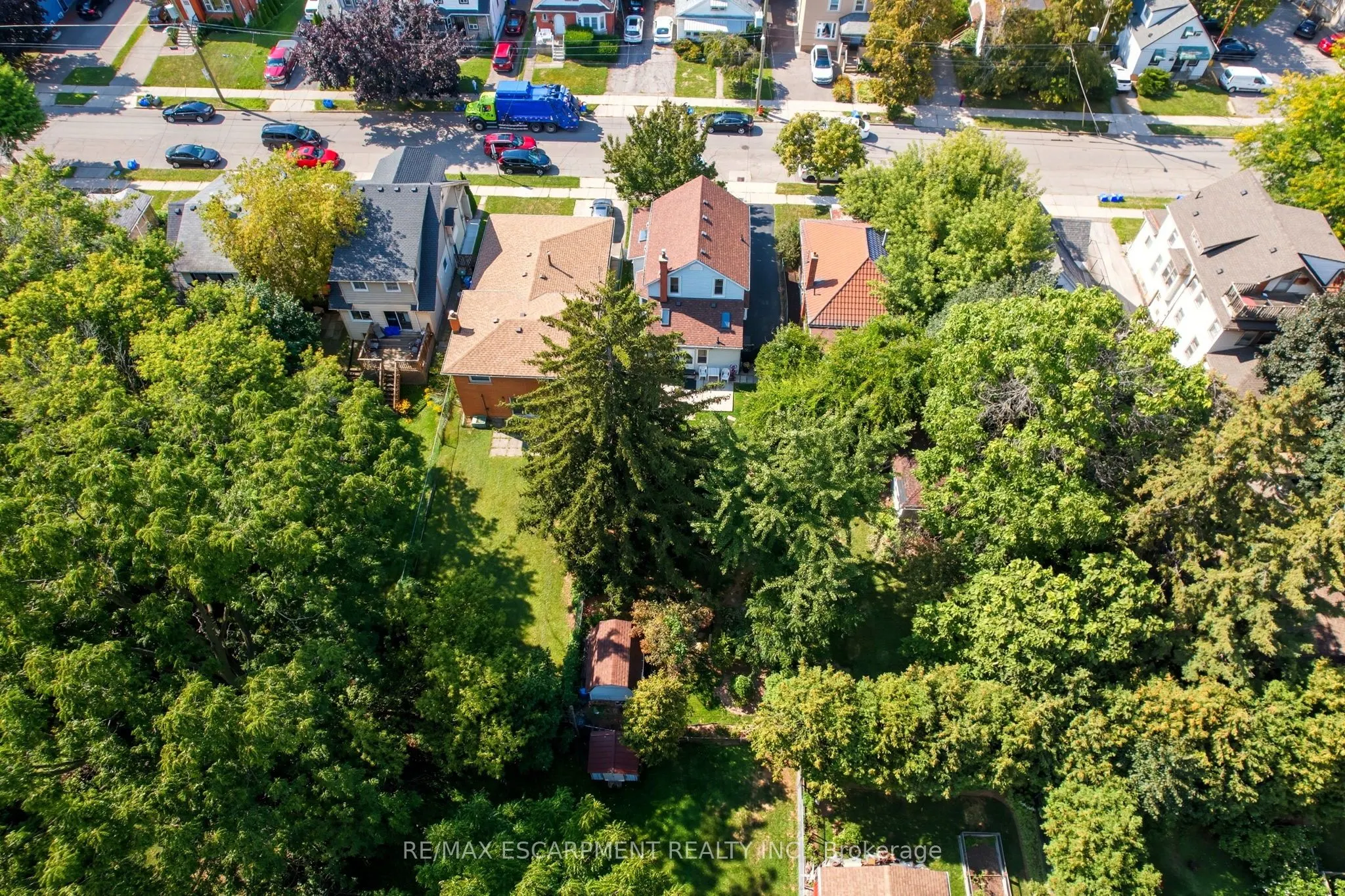 33 Broadway Avenue