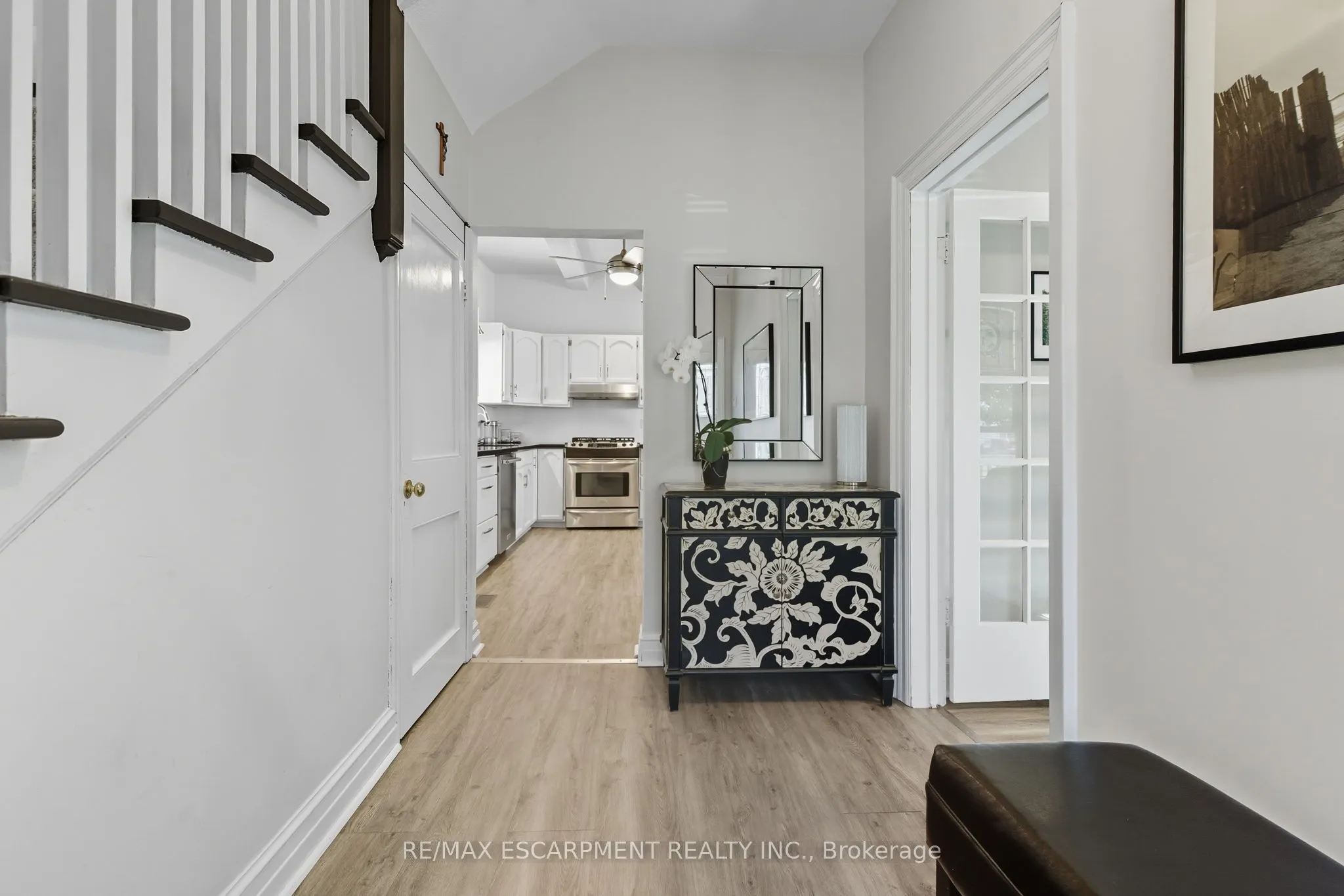 33 Broadway Avenue