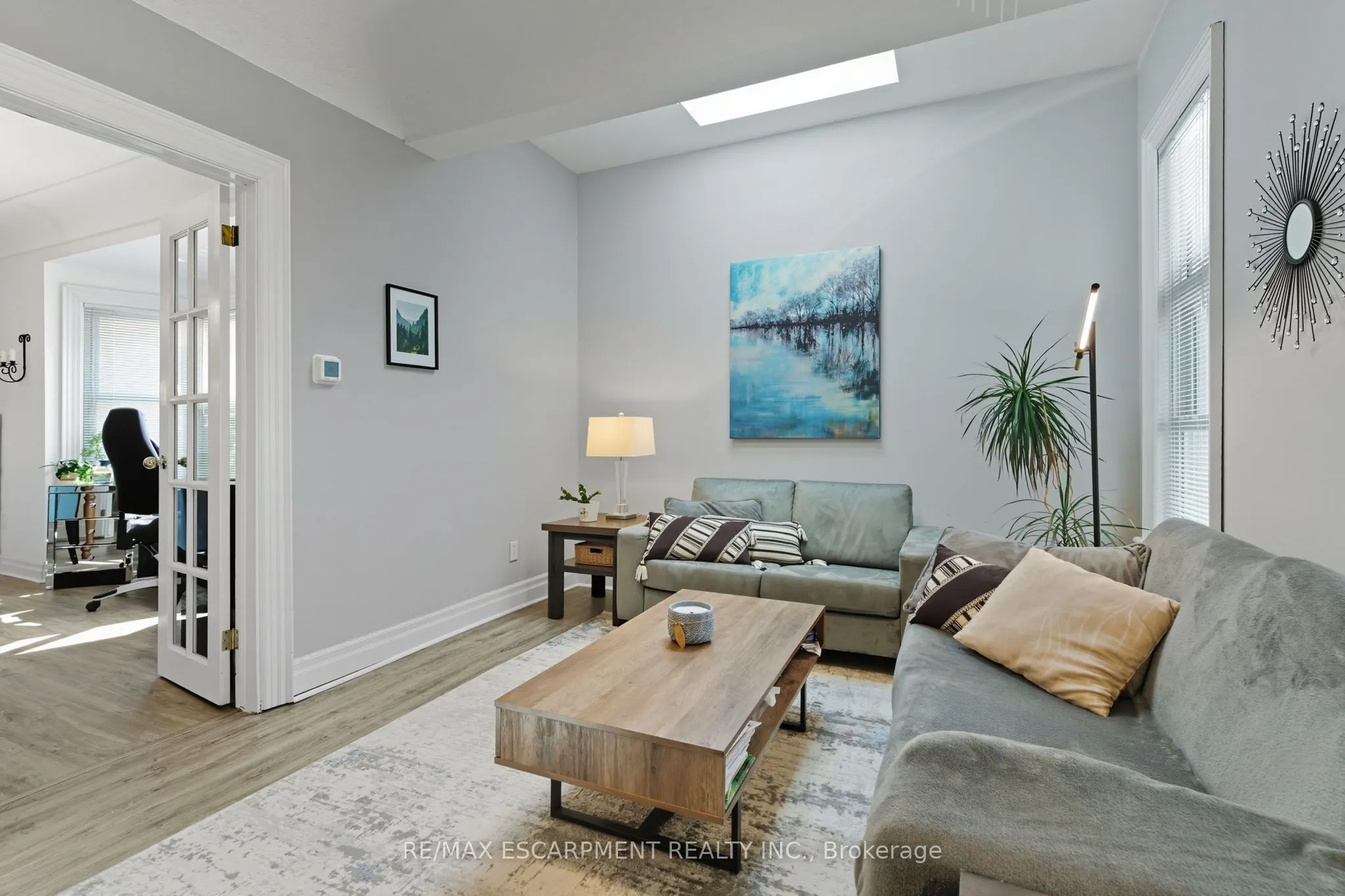 33 Broadway Avenue