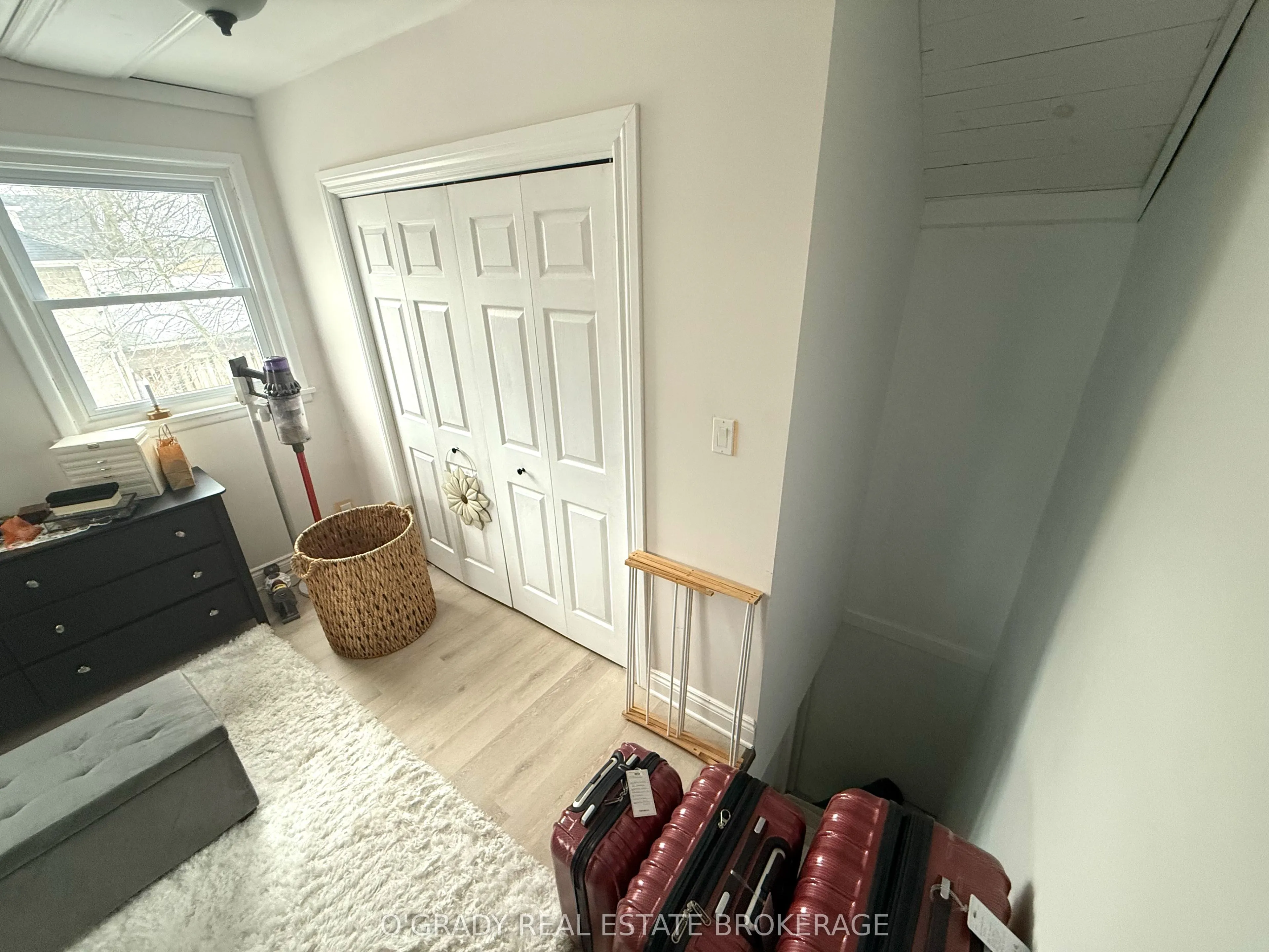 39 James Street E