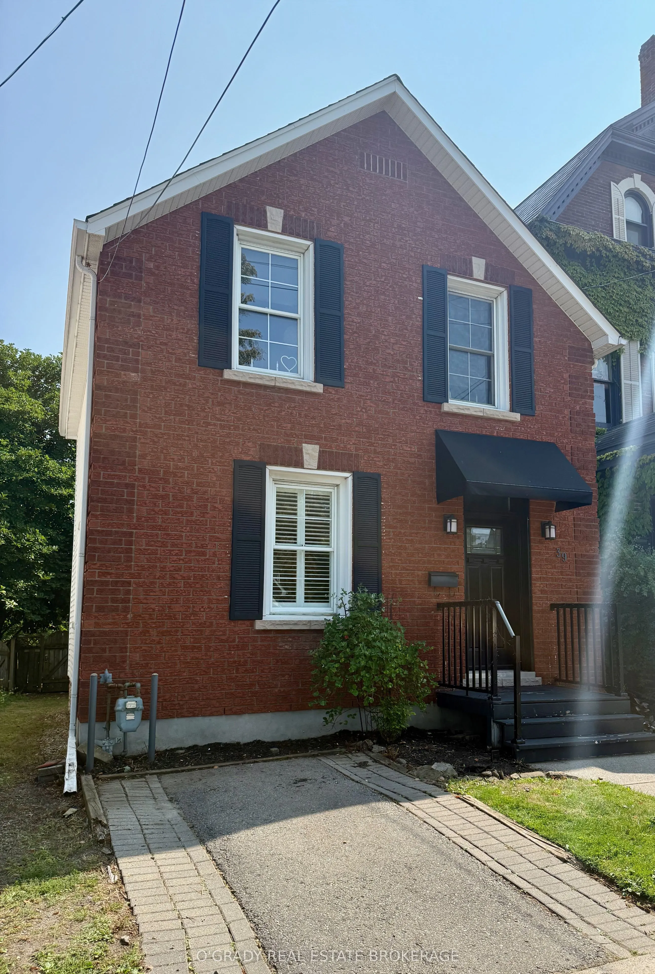 39 James Street E
