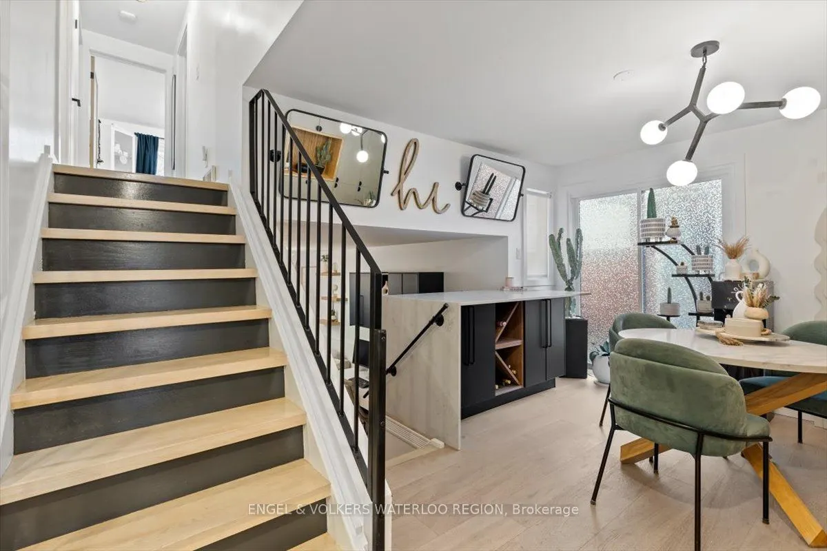 605 Pinerow Crescent, #B