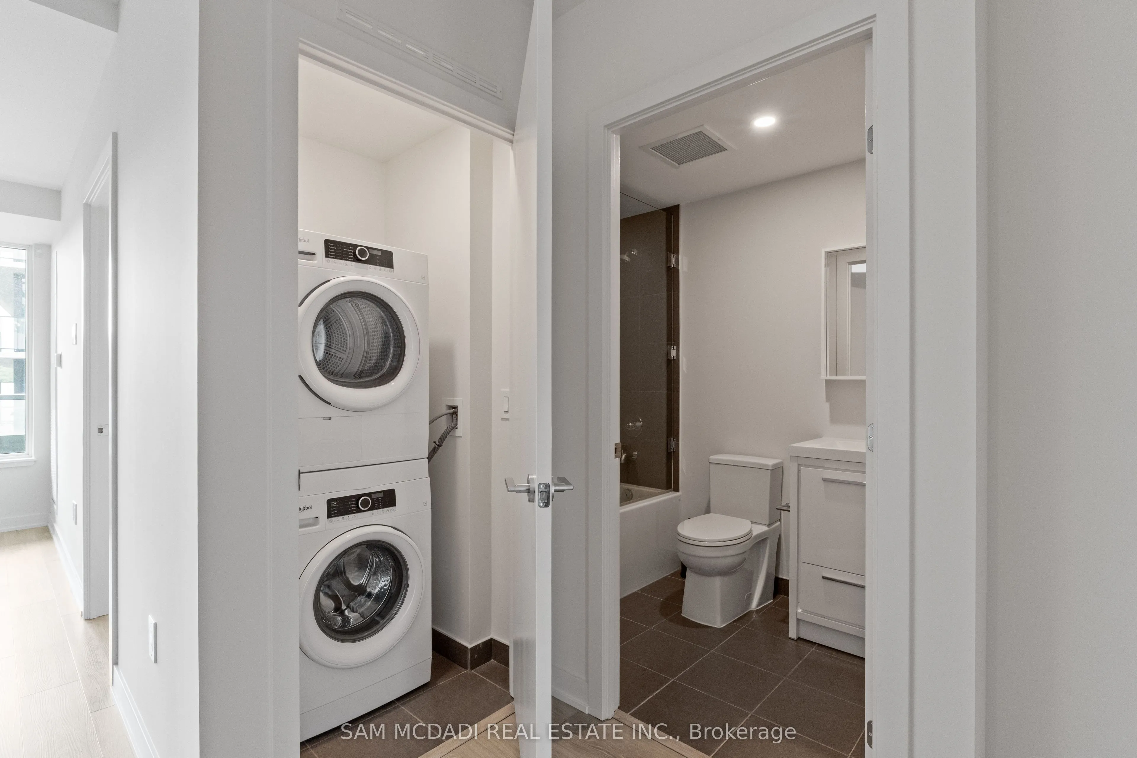 212 King William Street, #1305