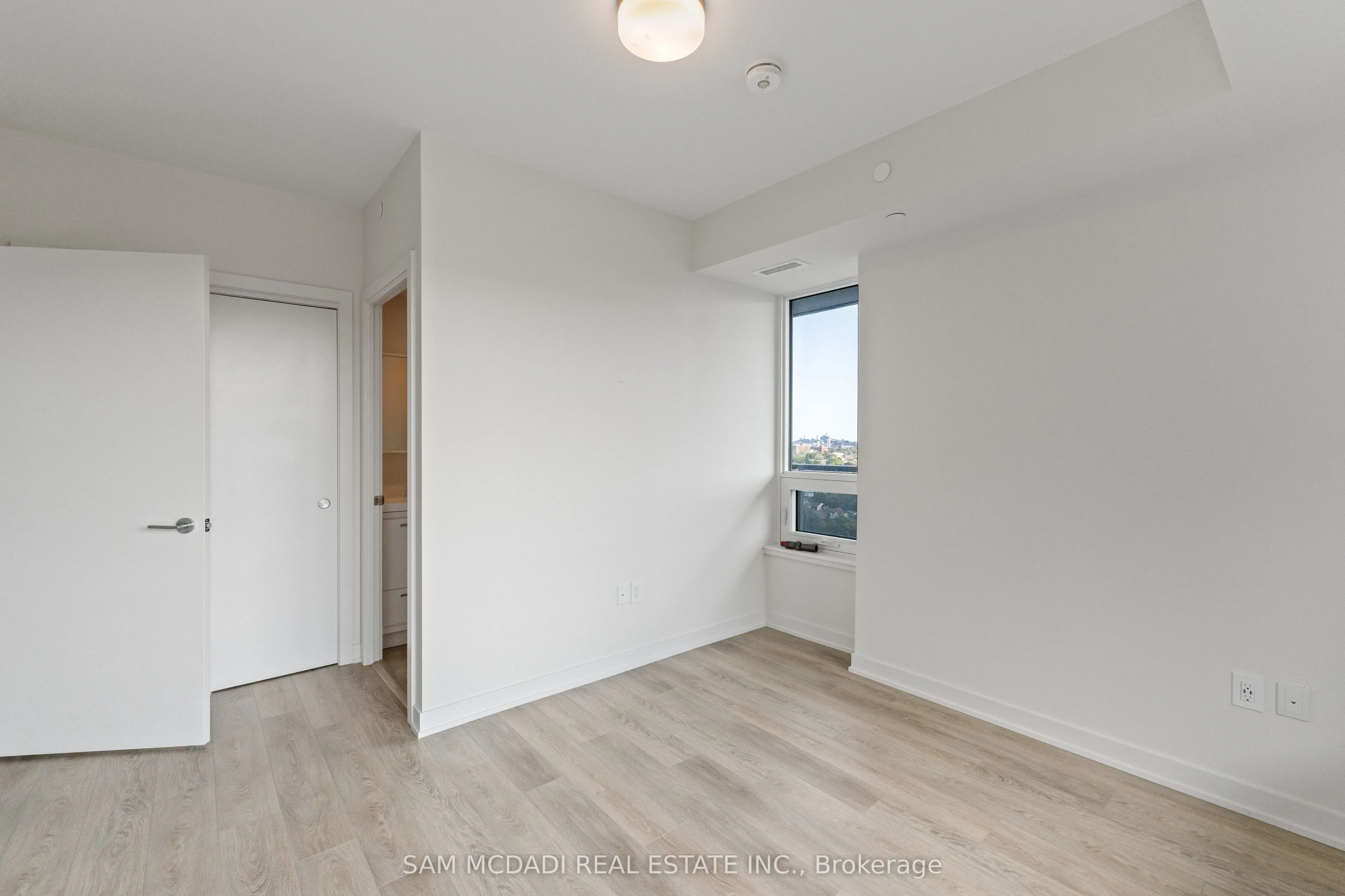 212 King William Street, #1305