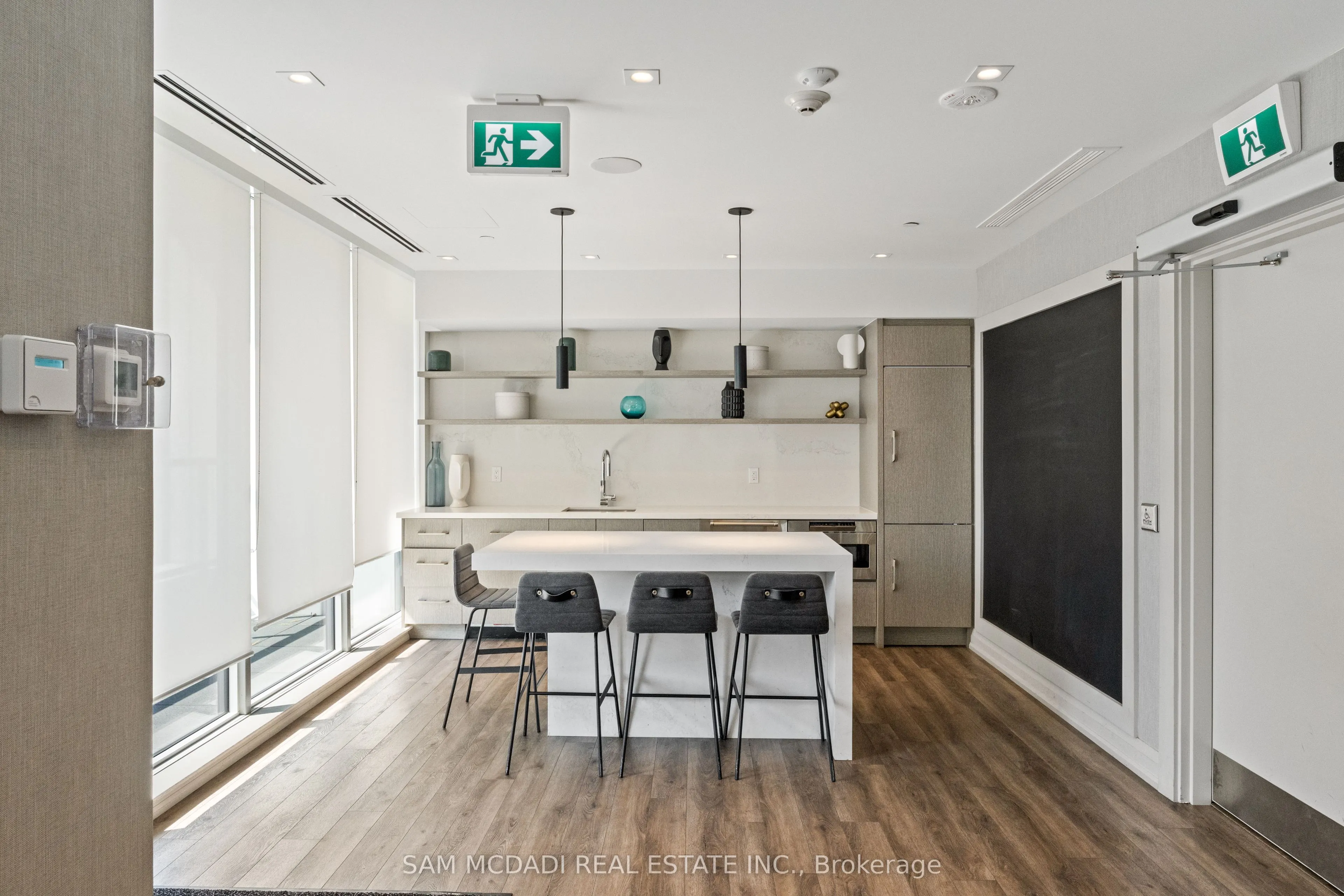 212 King William Street, #1305