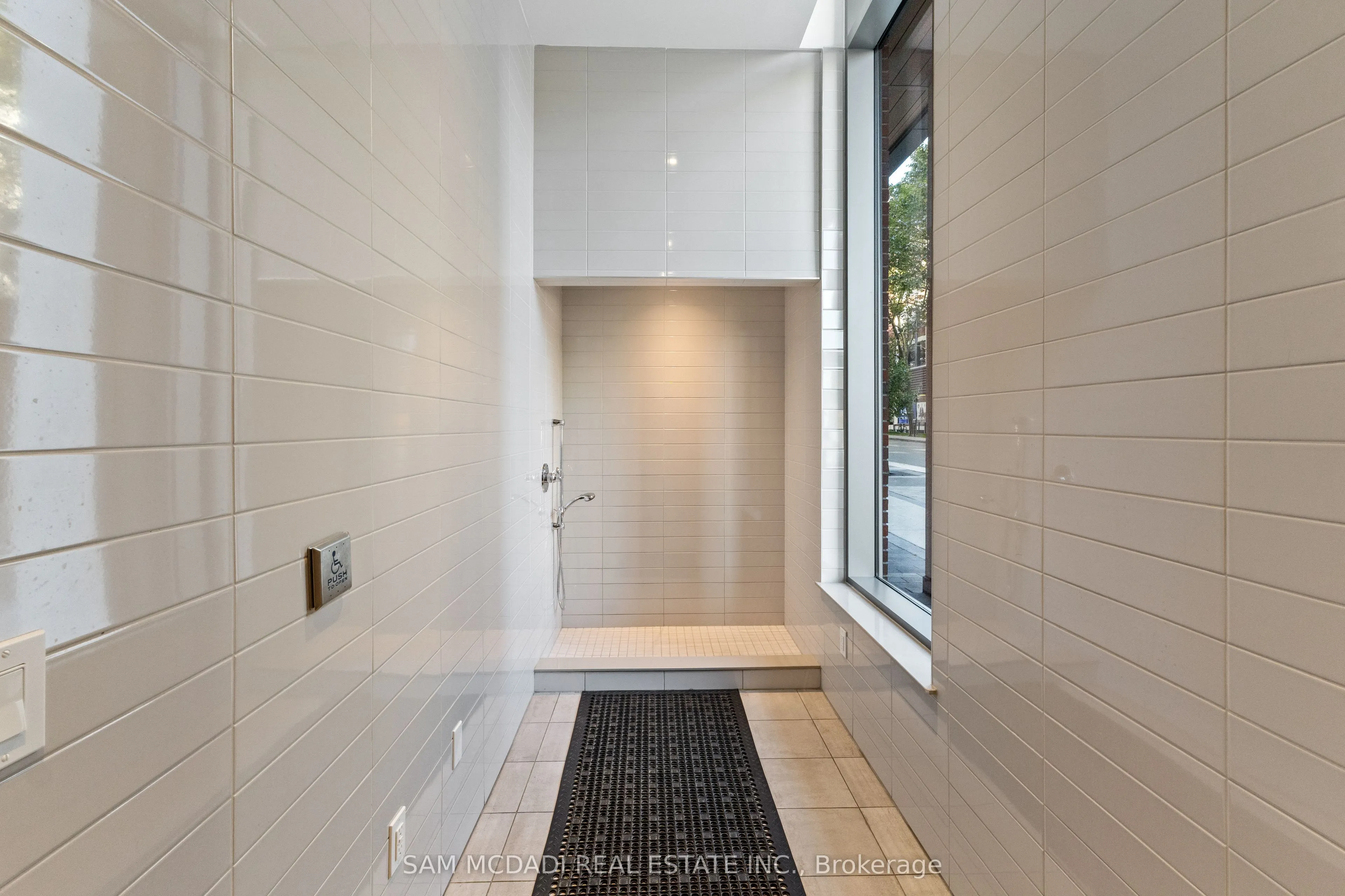 212 King William Street, #1305
