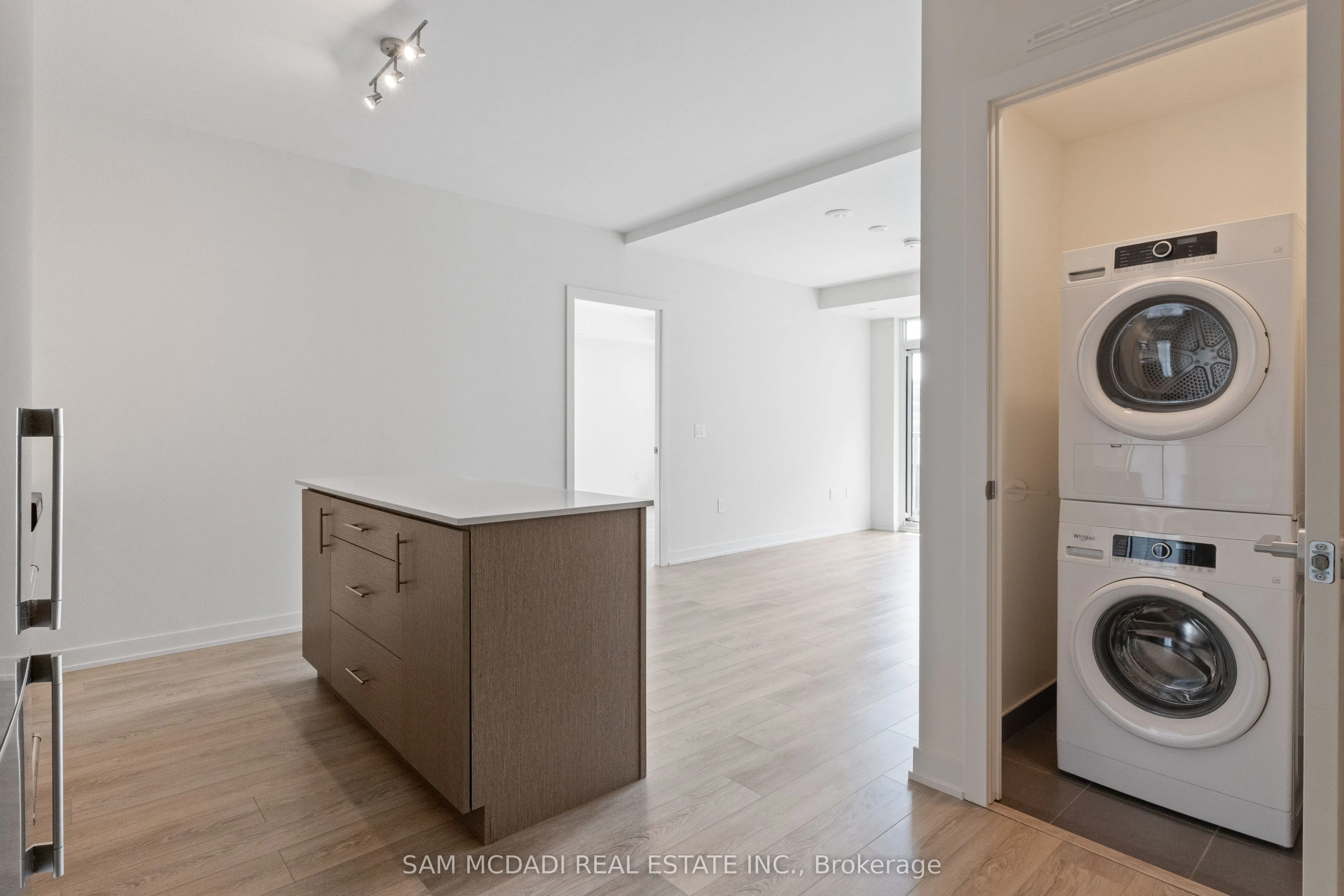 212 King William Street, #1305