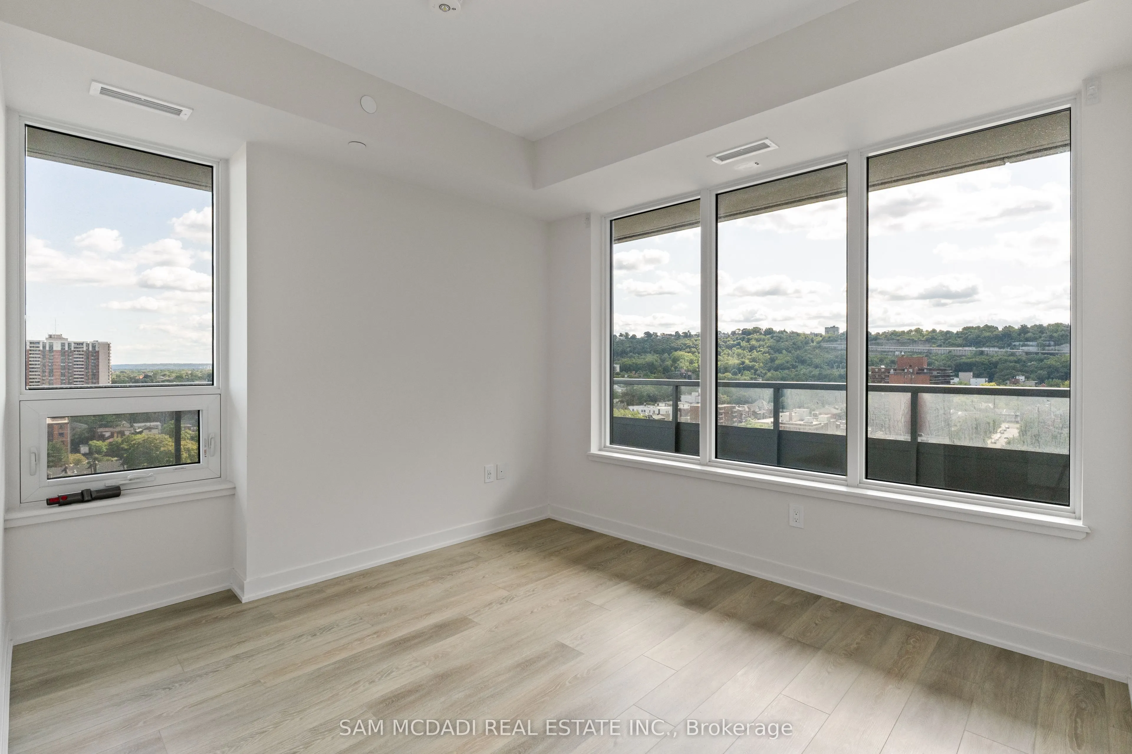 212 King William Street, #1305
