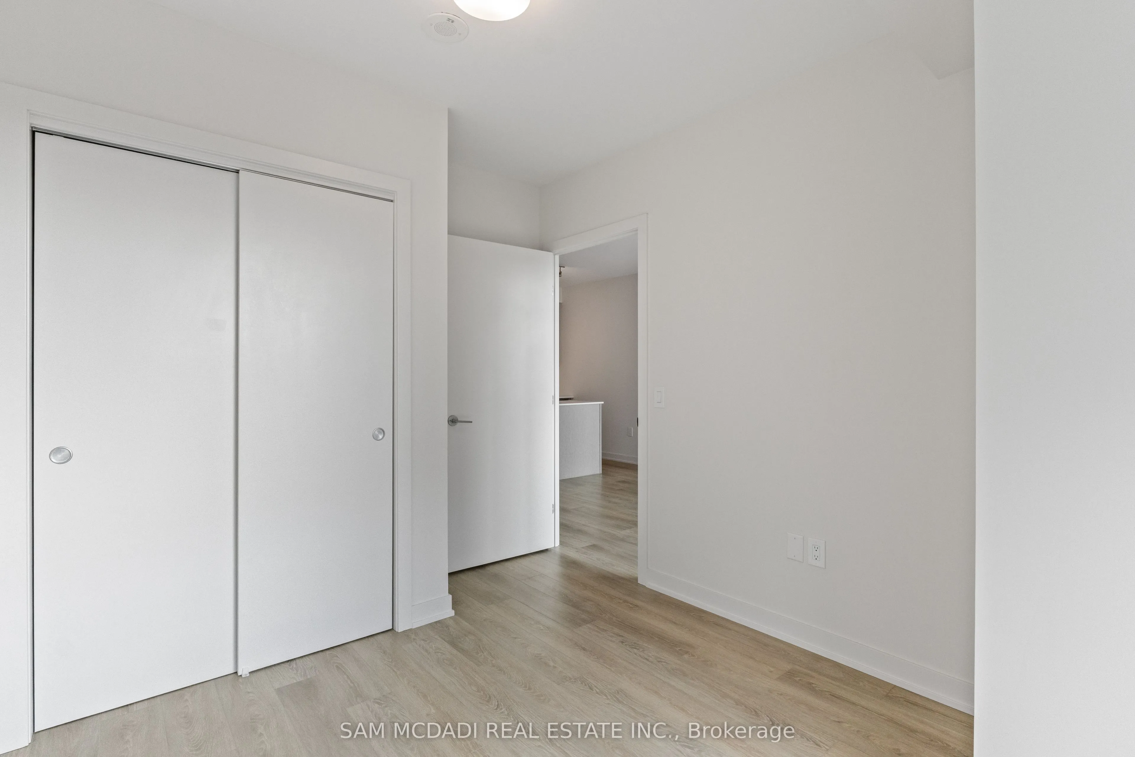 212 King William Street, #1305