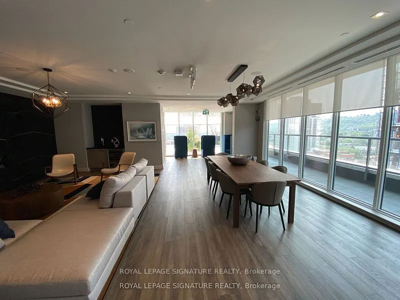 212 King William Street, #1313