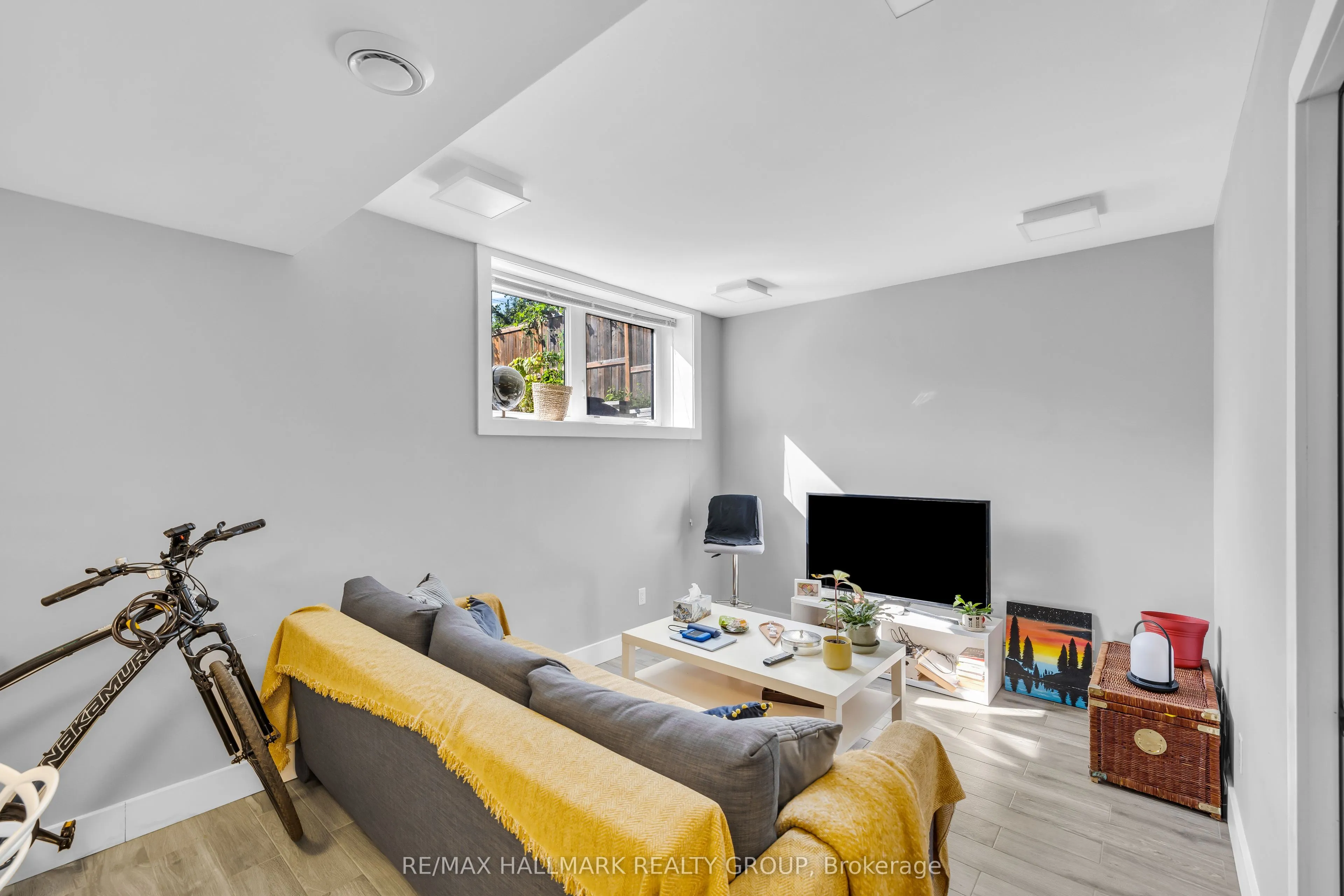 42B Young Street