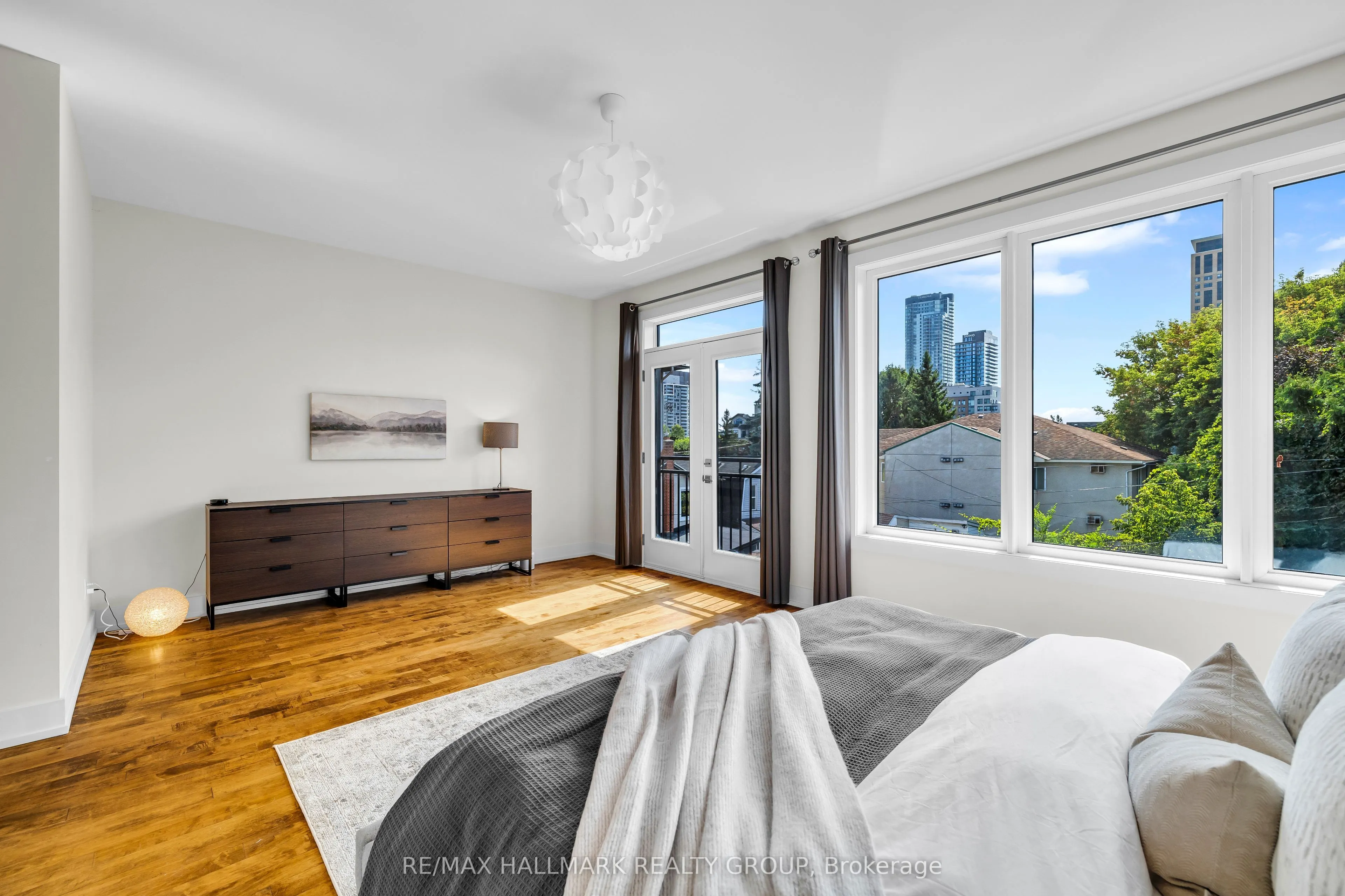 42B Young Street